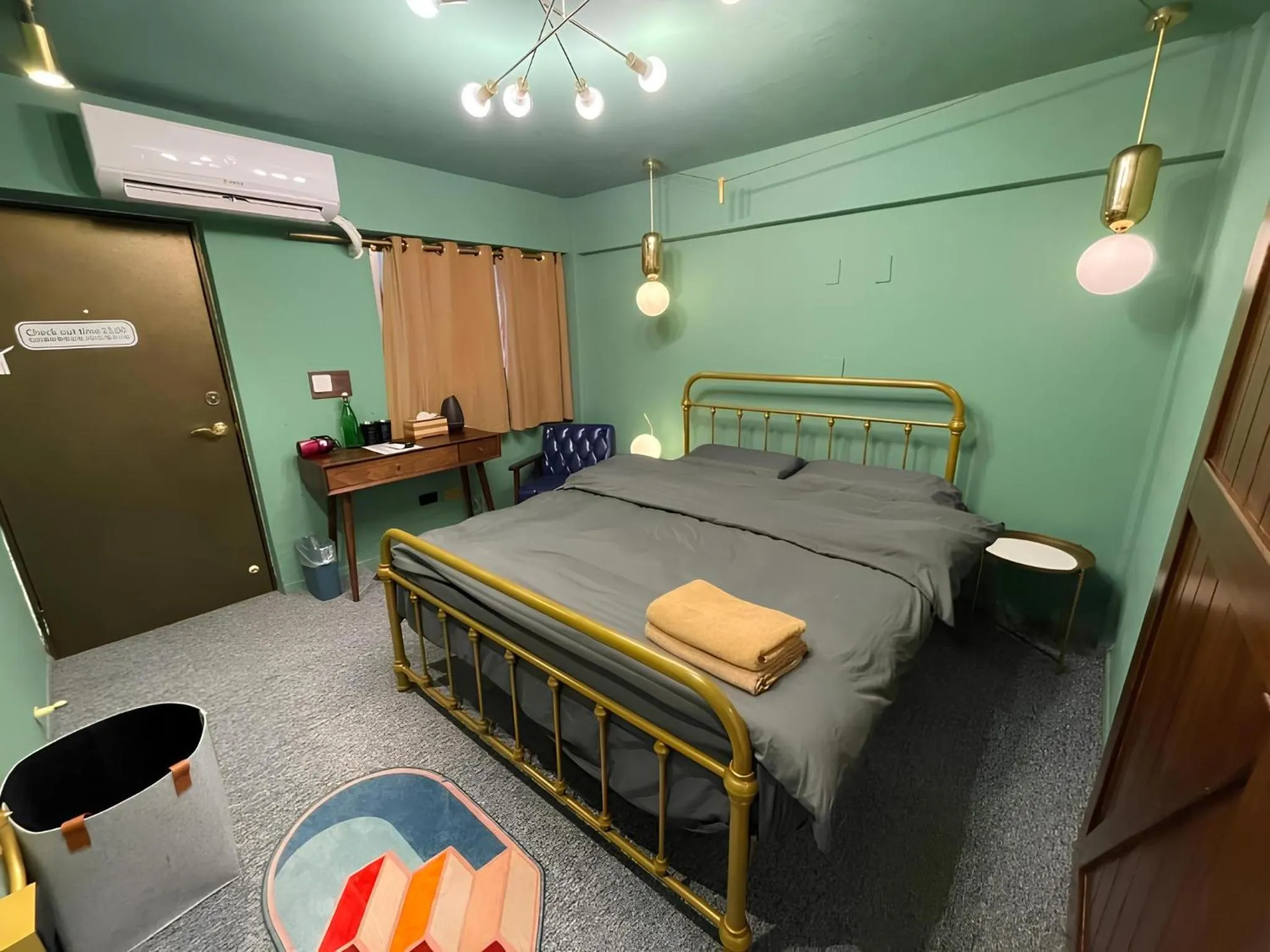 Bedroom, Bed in House Inn House