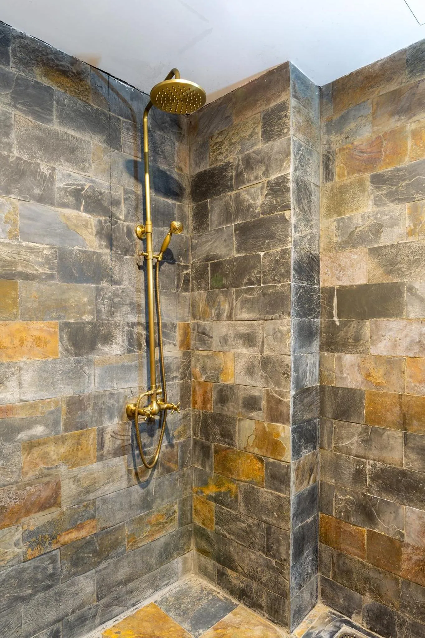 Bathroom in Arista Homestay