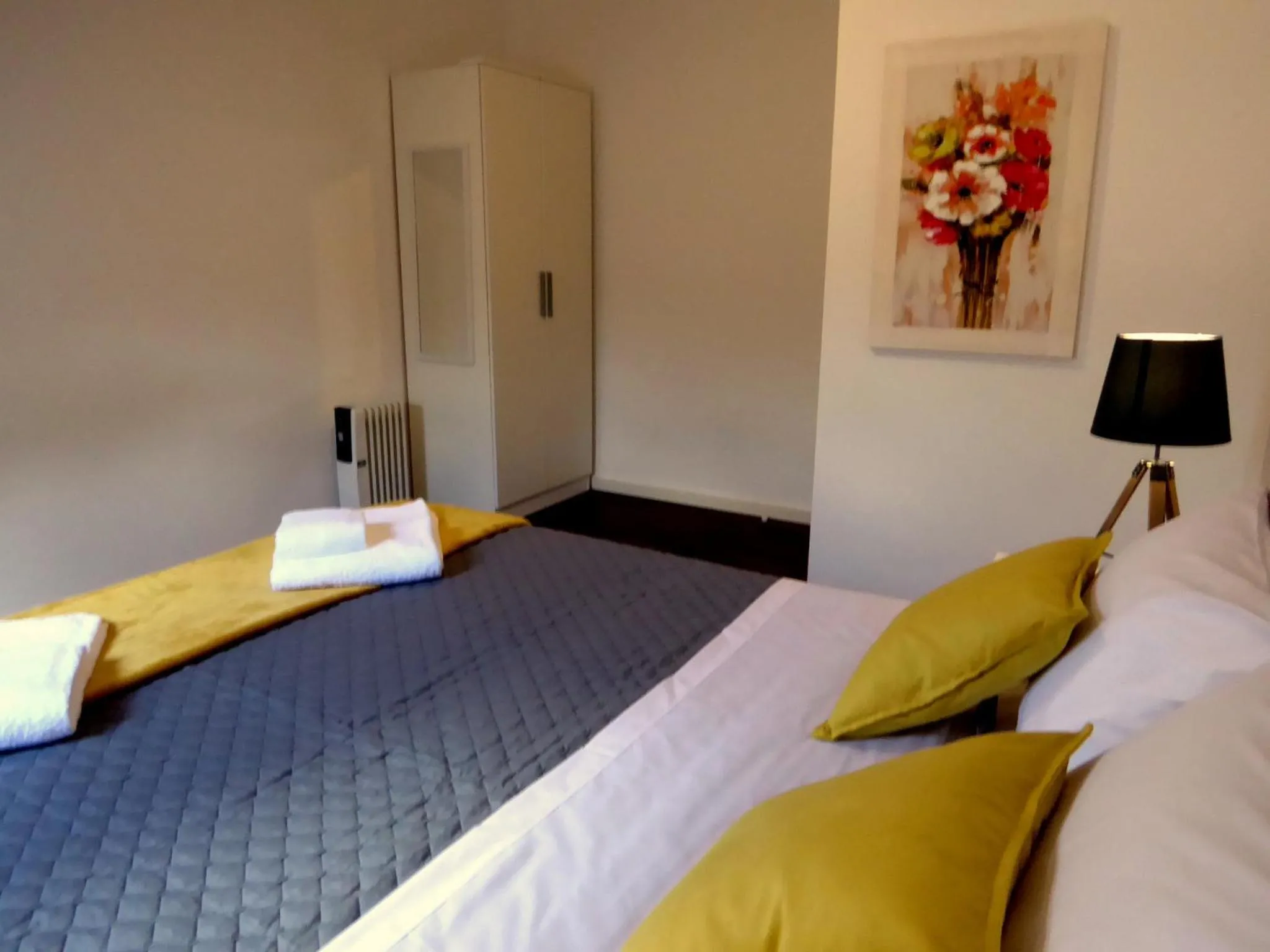 Bed in 2Stay - A2