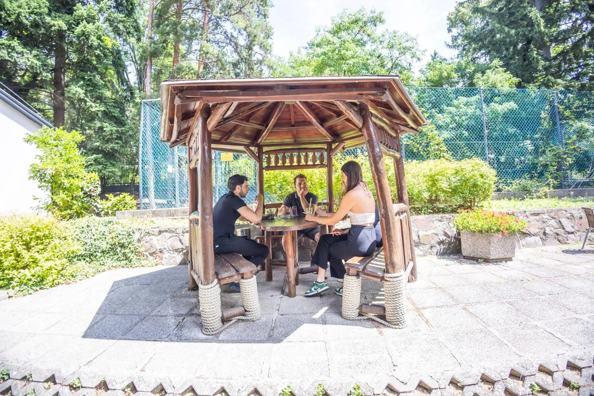 People in 4 Évszak Völgyhotel