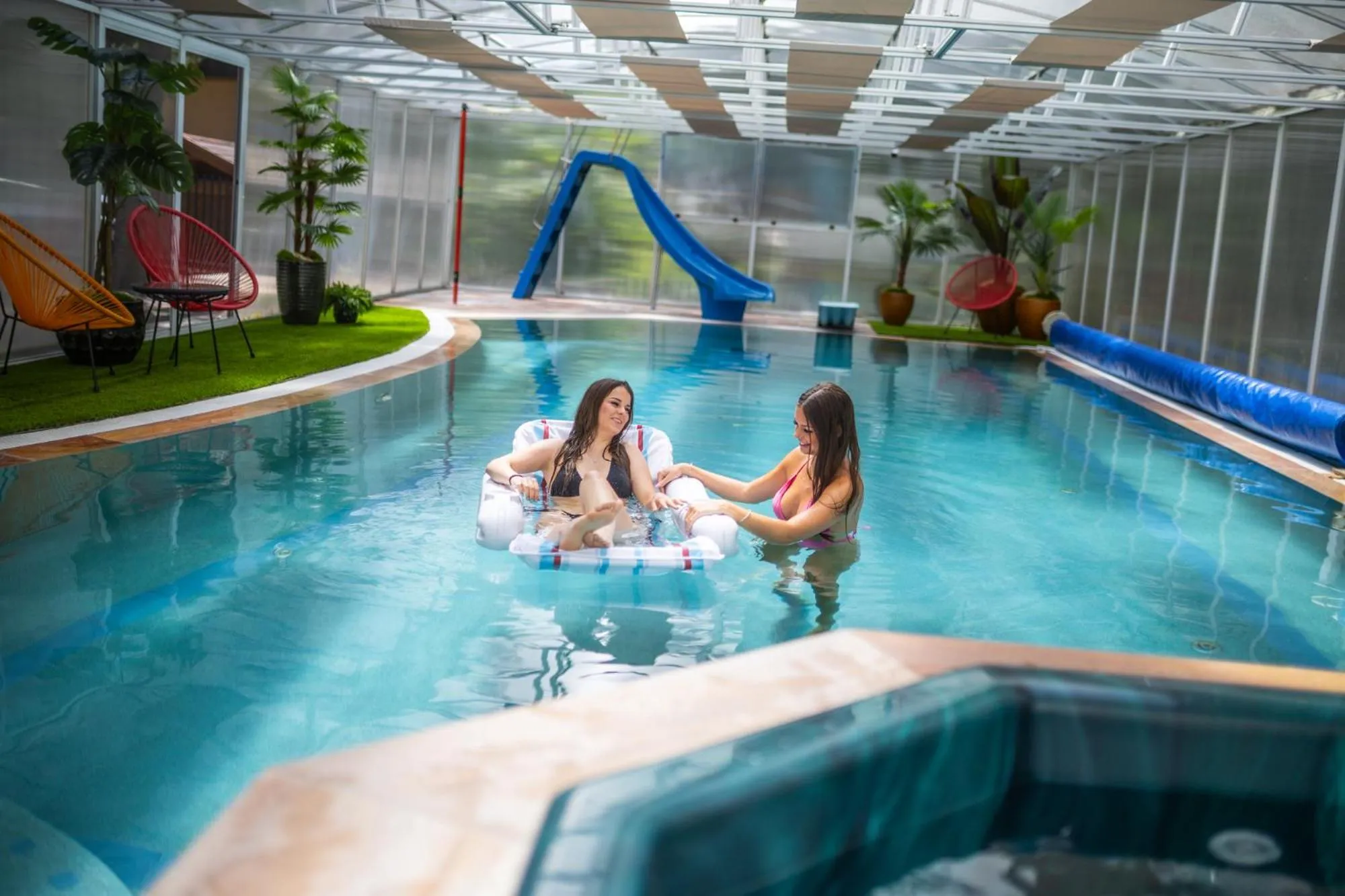 People in 4 Évszak Völgyhotel