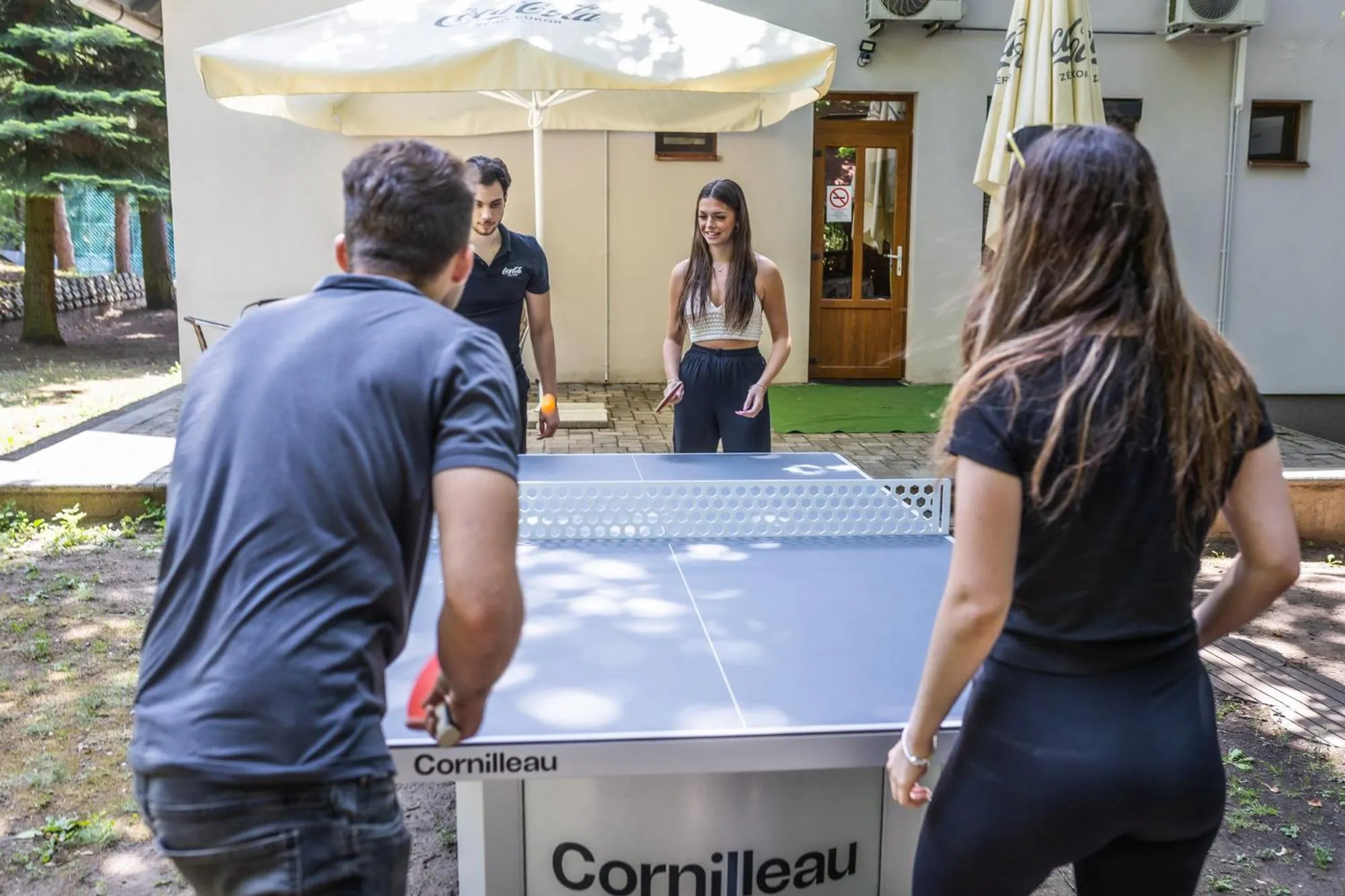 People in 4 Évszak Völgyhotel