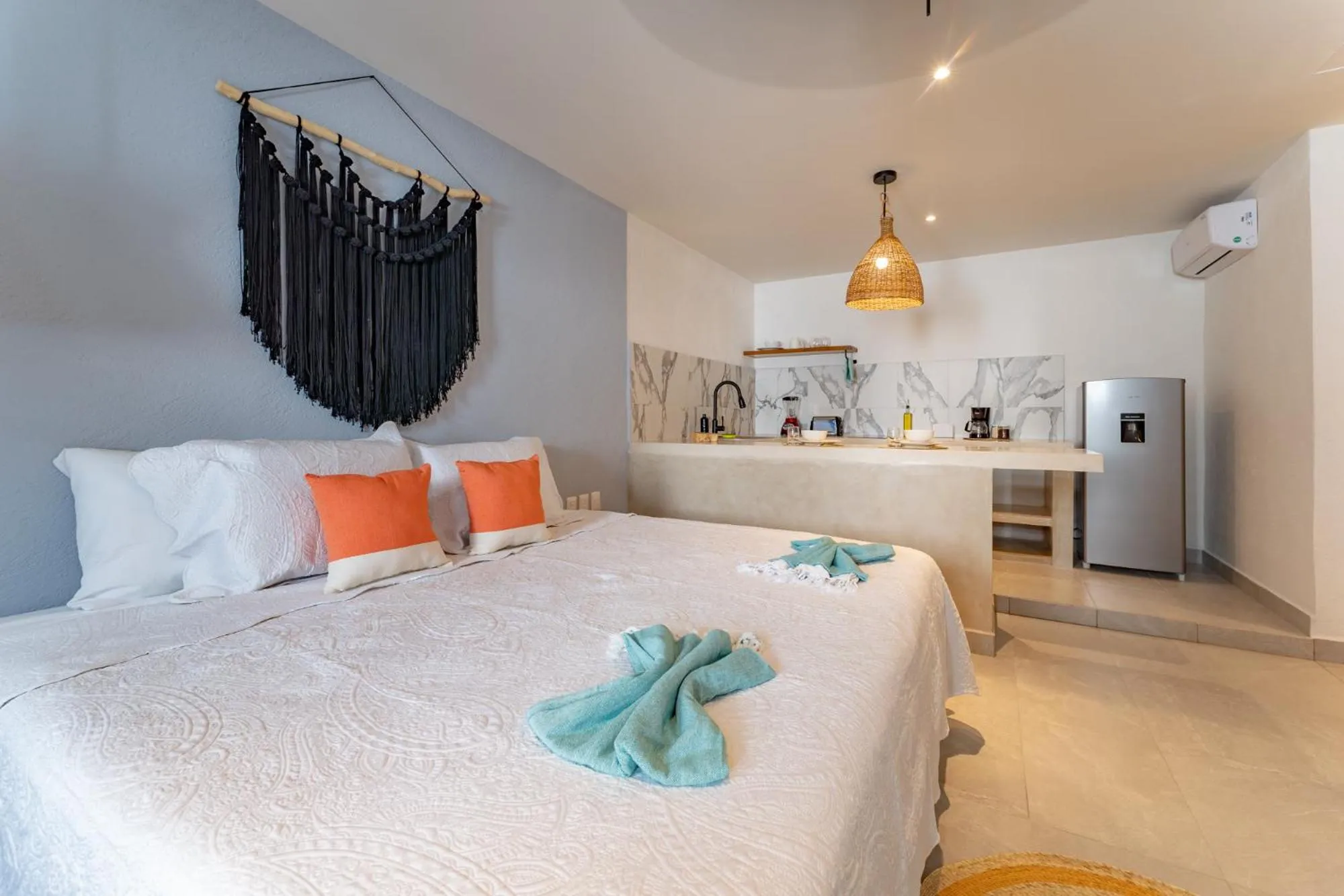 Photo of the whole room, Bed in Casa Yako