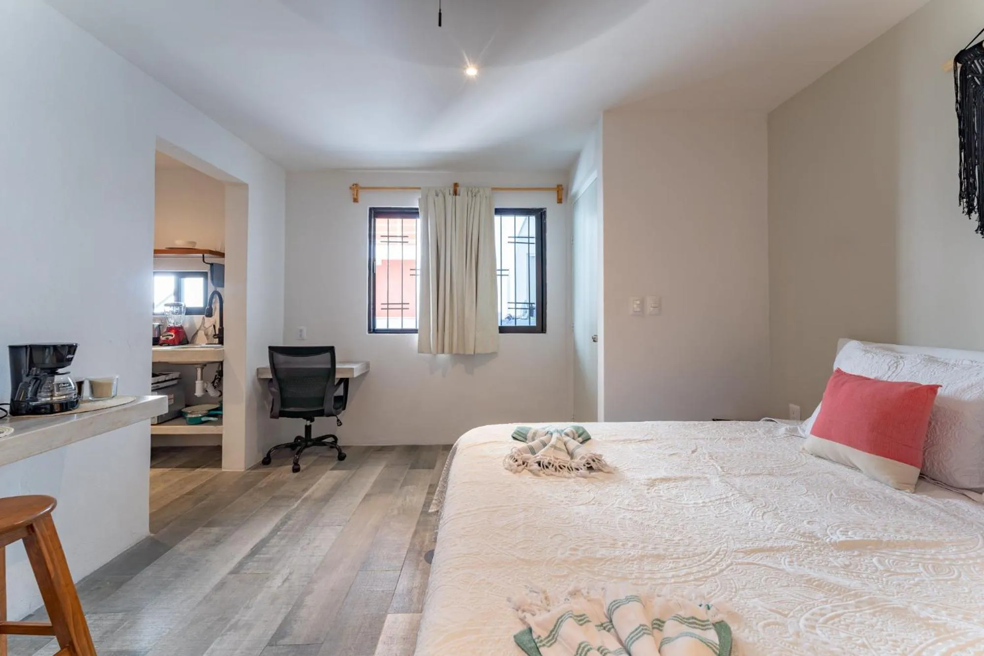 Photo of the whole room, Bed in Casa Yako