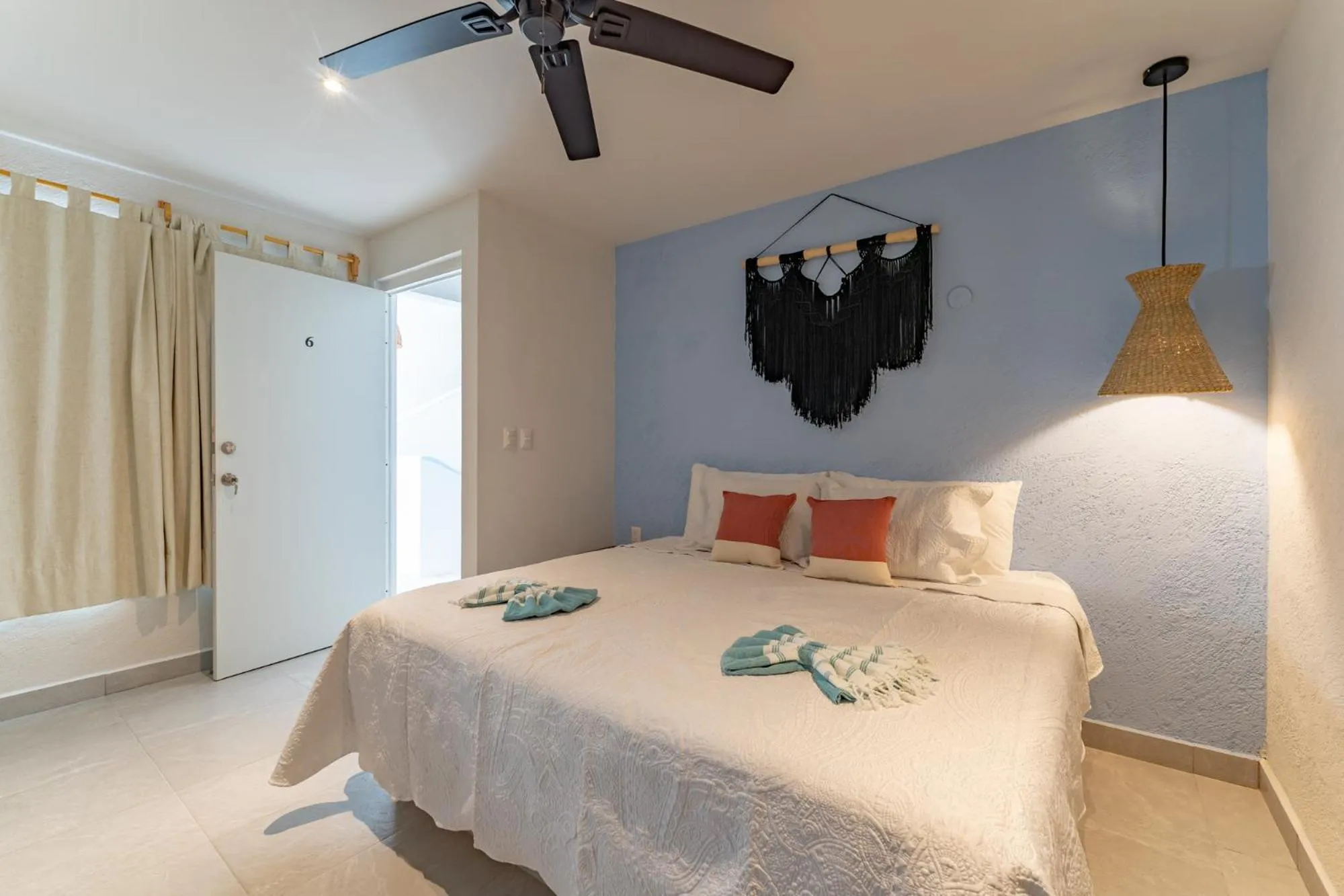 Photo of the whole room, Bed in Casa Yako