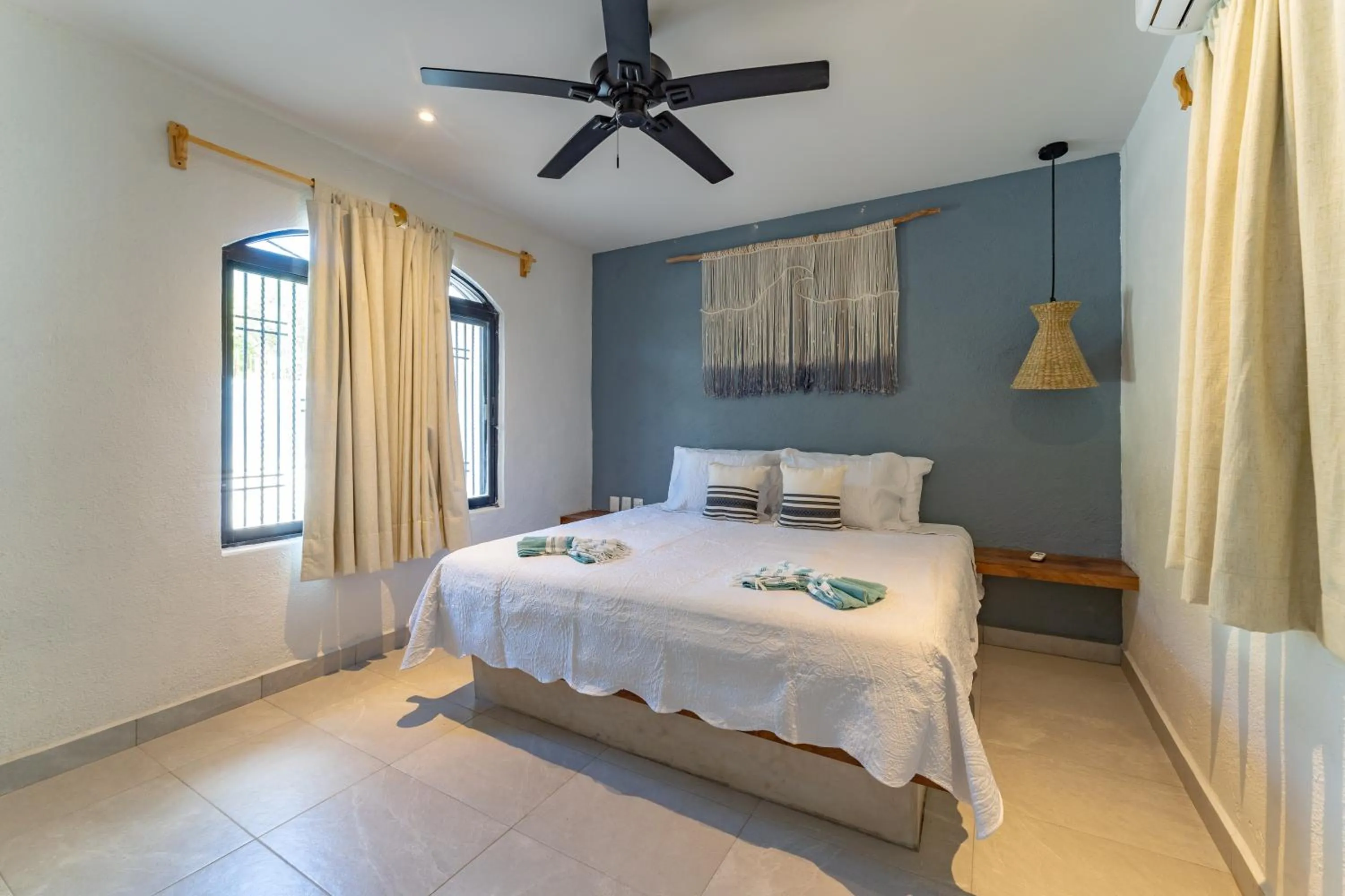 Photo of the whole room, Bed in Casa Yako