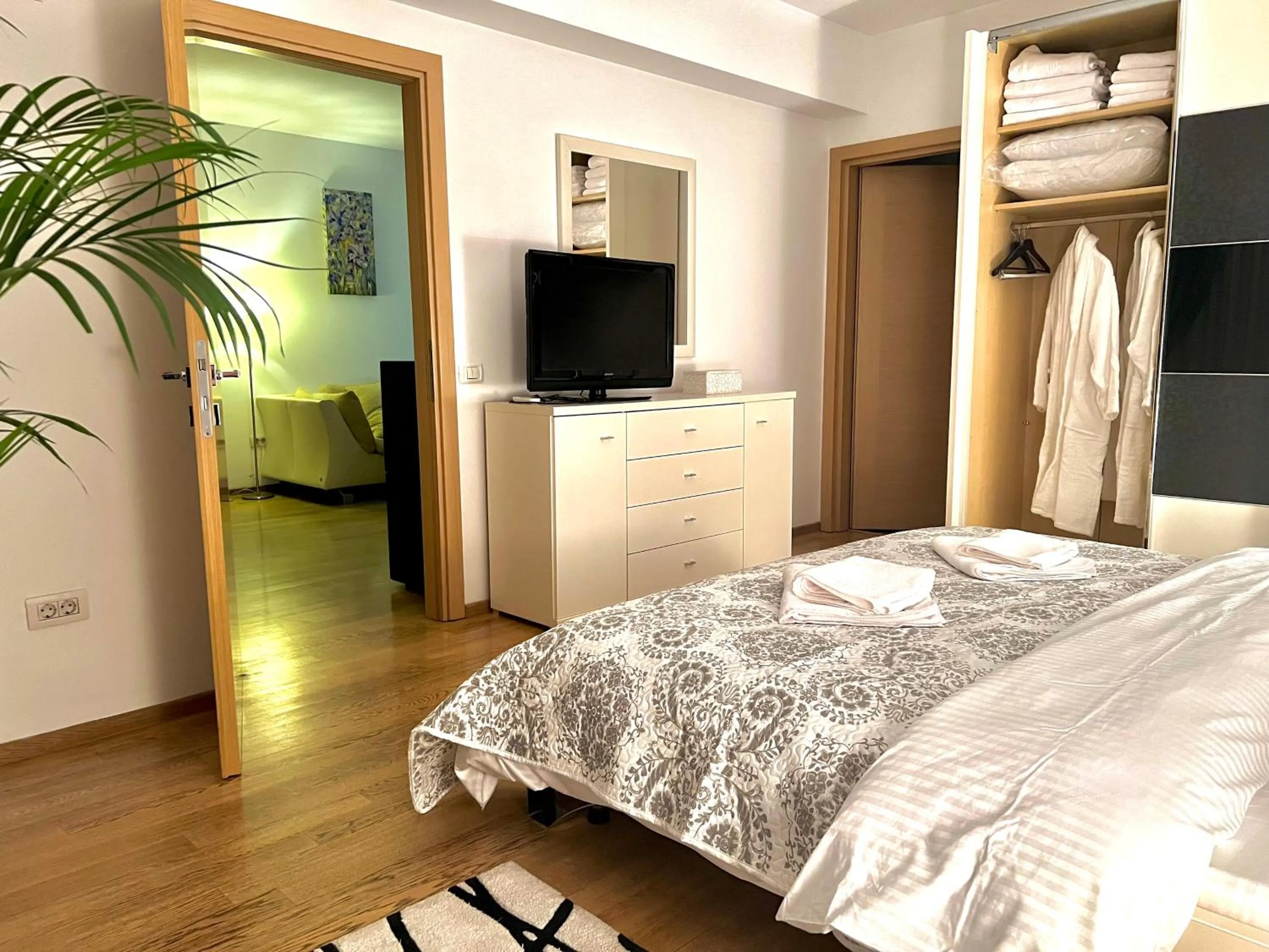 Herastrau Park Apartment