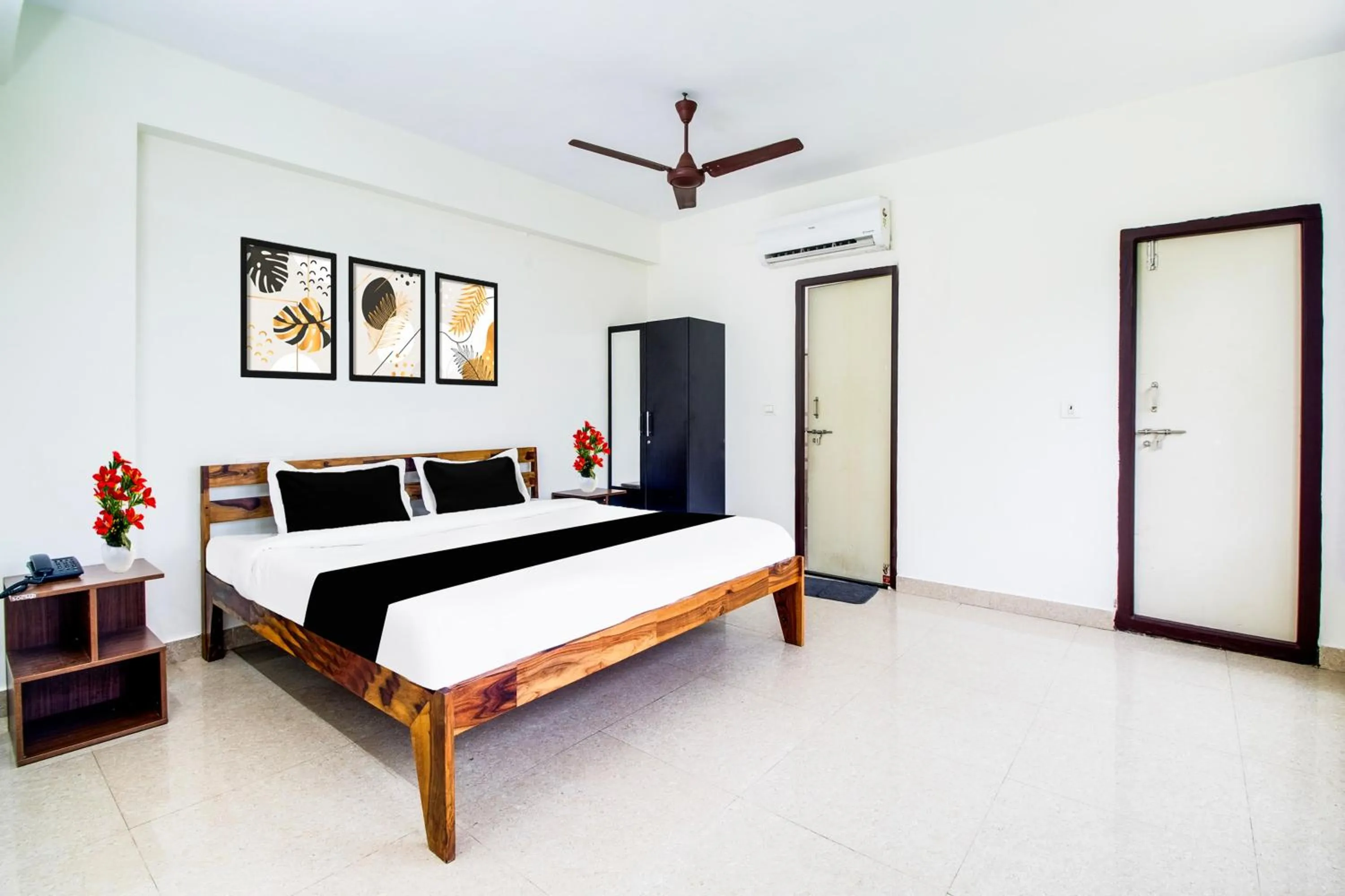 Bedroom, Bed in Super Hotel O Vizag IT Hill Rushikonda