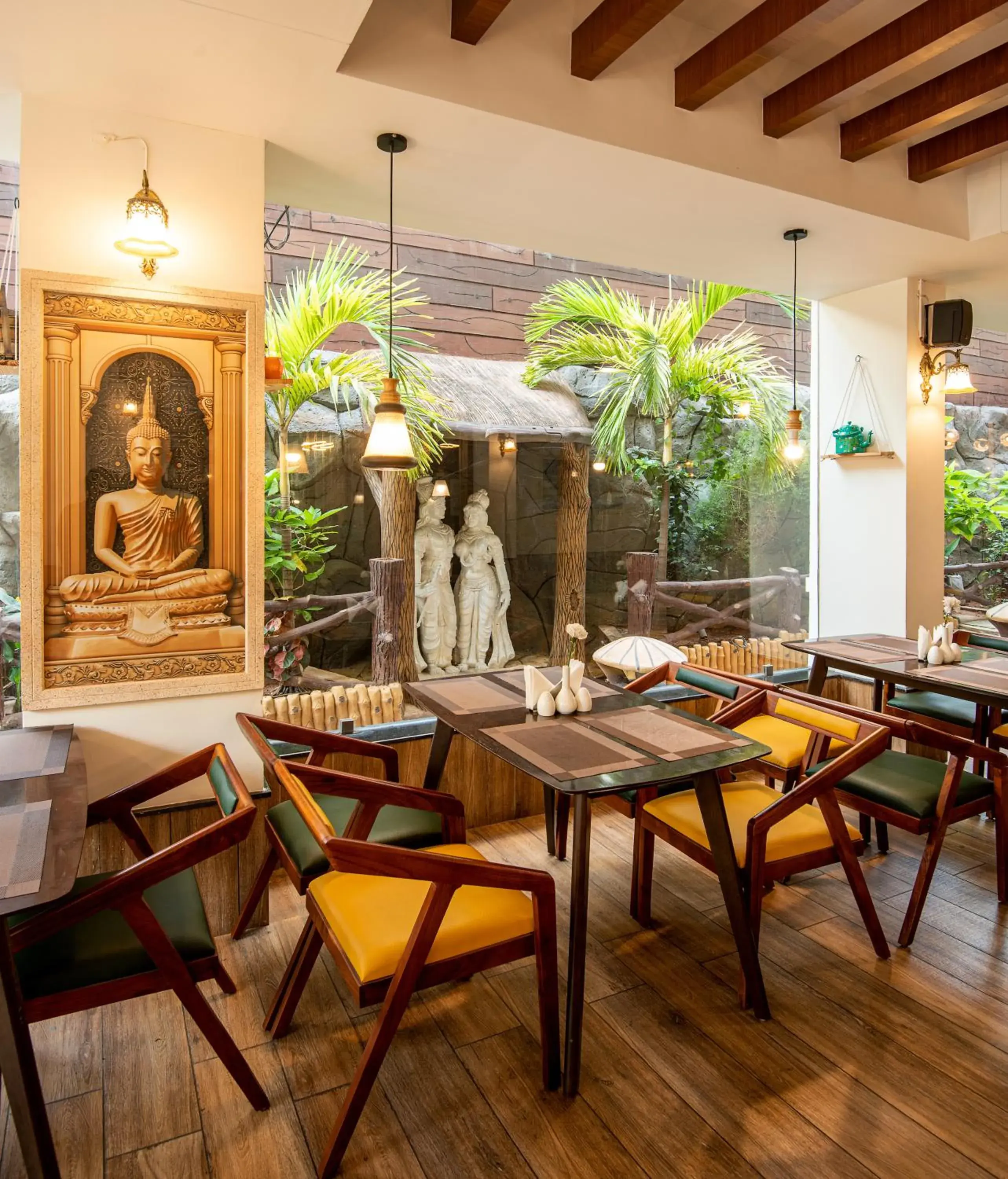 Restaurant/places to eat in M Square Hotel Restaurant/places to eat in M Square Hotel