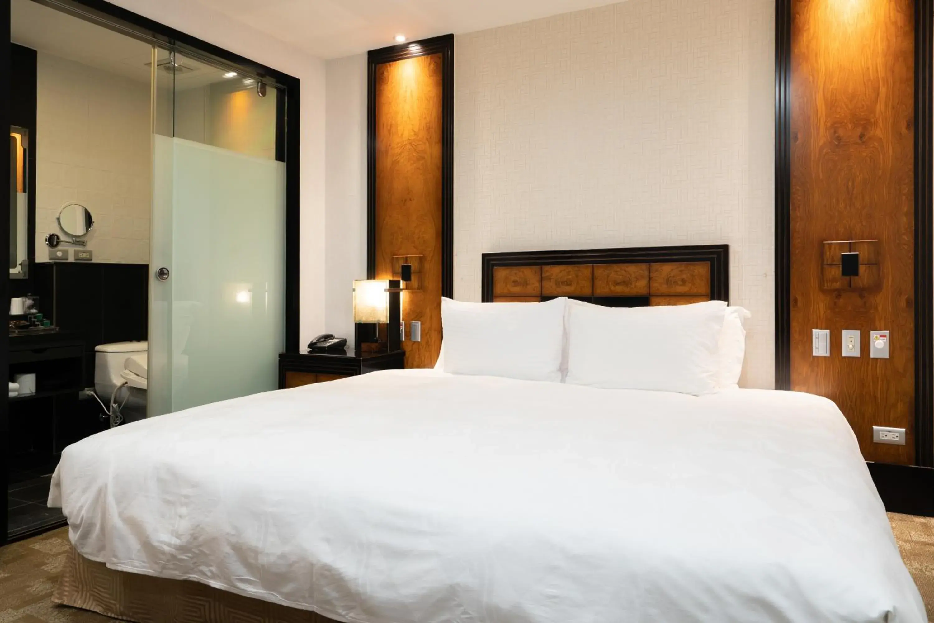 Photo of the whole room, Bed in XINSHE Hotel - Linsen Photo of the whole room, Bed in XINSHE Hotel - Linsen