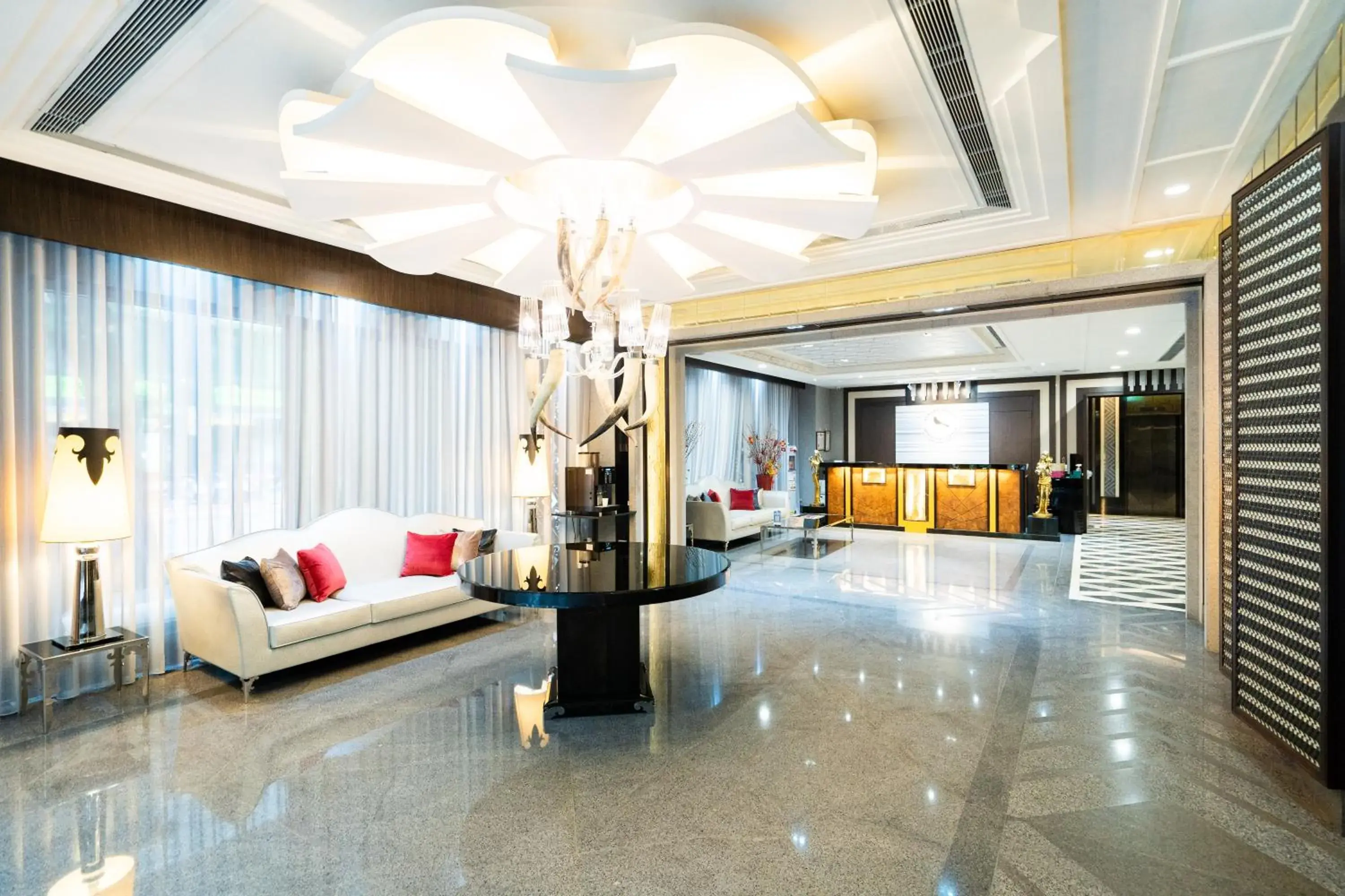 Lobby or reception in XINSHE Hotel - Linsen Lobby or reception in XINSHE Hotel - Linsen