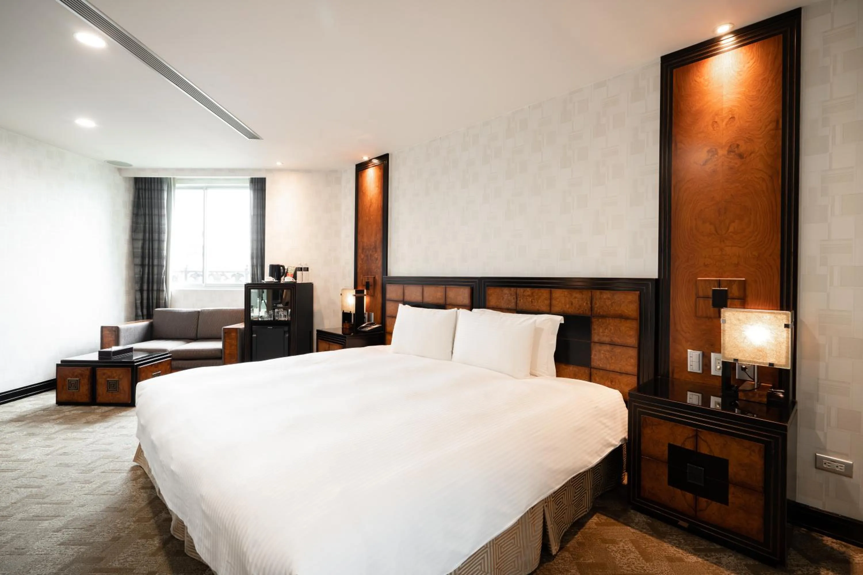 Photo of the whole room, Bed in XINSHE Hotel - Linsen