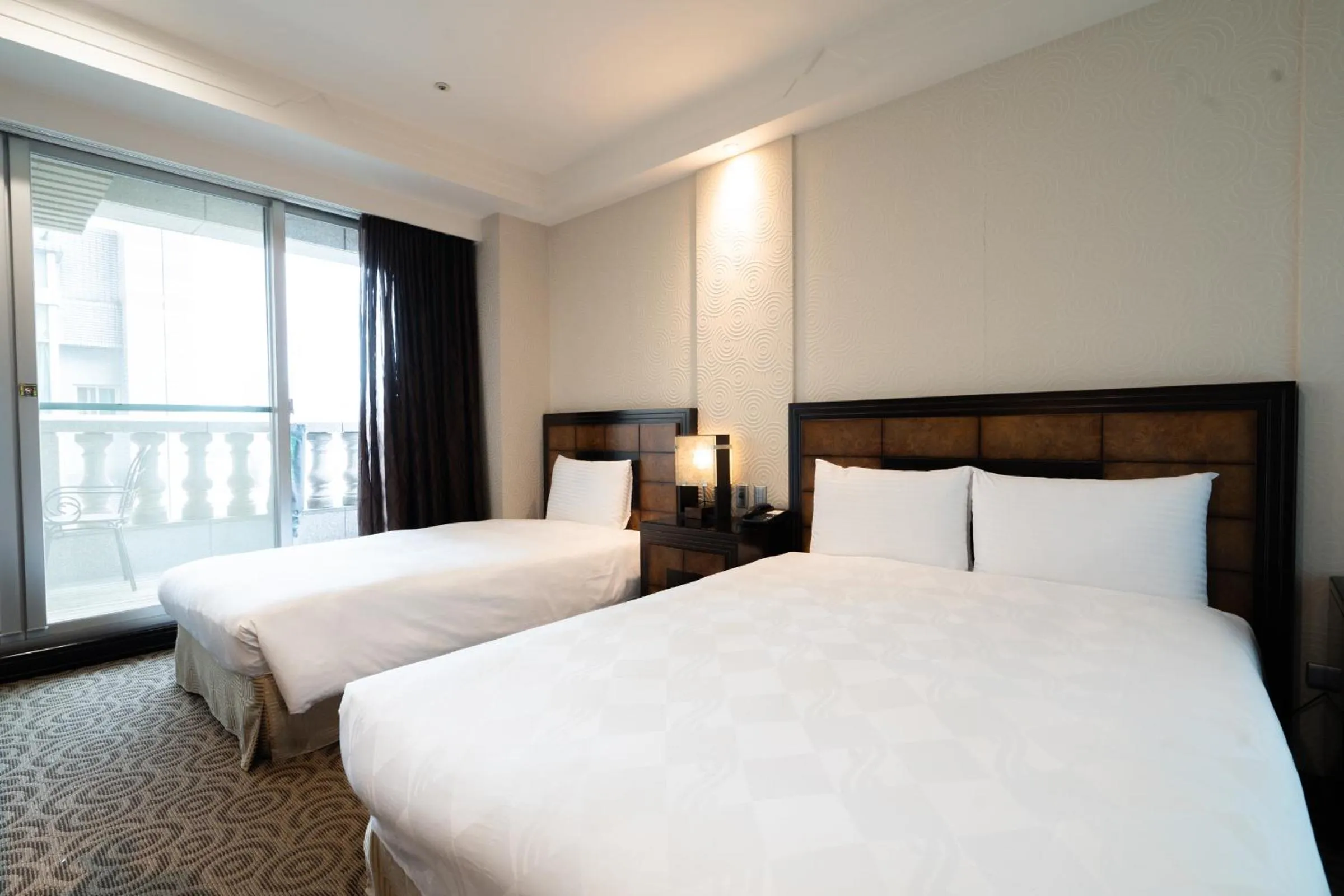 Photo of the whole room, Bed in XINSHE Hotel - Linsen
