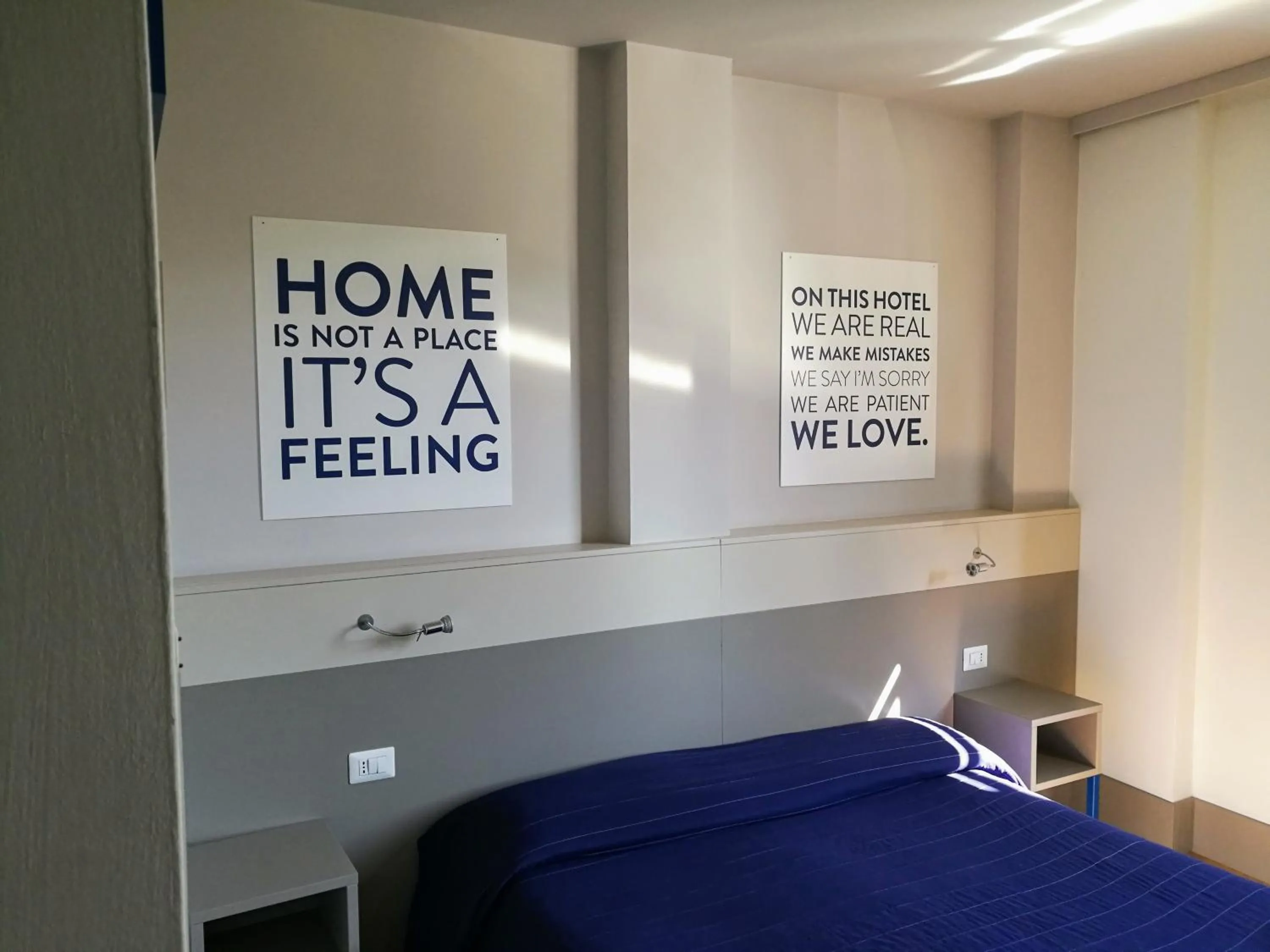 Bed in Hotel Martini