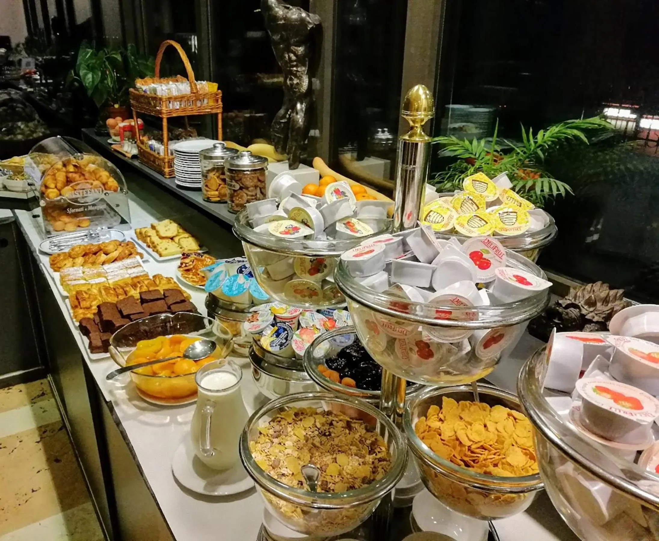 Buffet breakfast in Hotel Martini