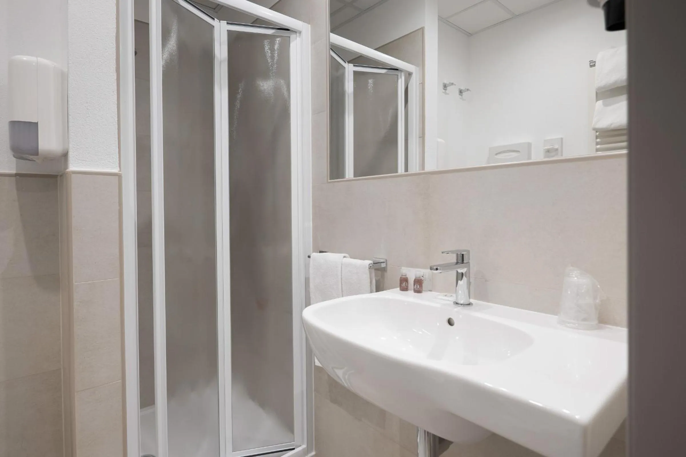 Bathroom in Hotel Martini