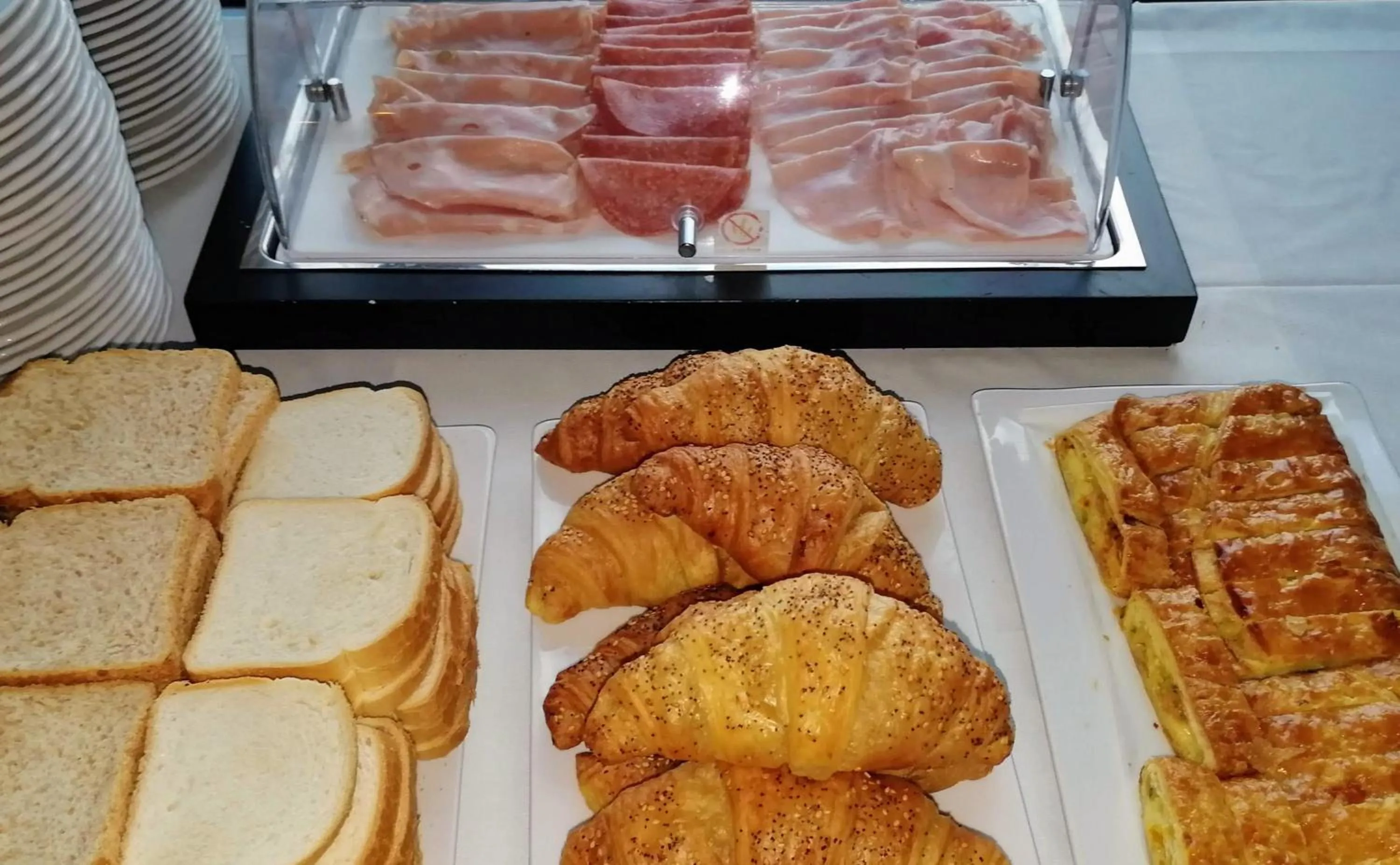 Continental breakfast in Hotel Martini