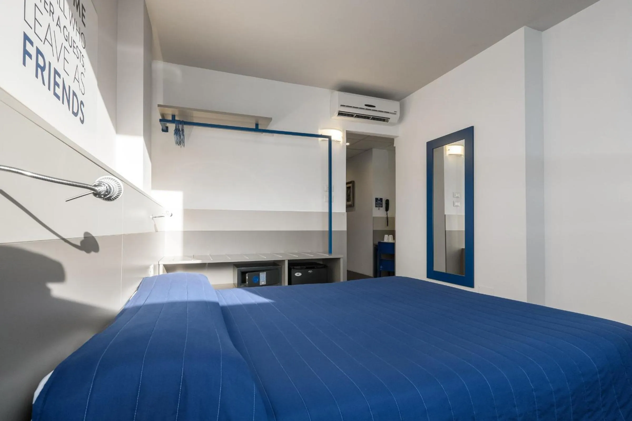 Photo of the whole room, Bed in Hotel Martini