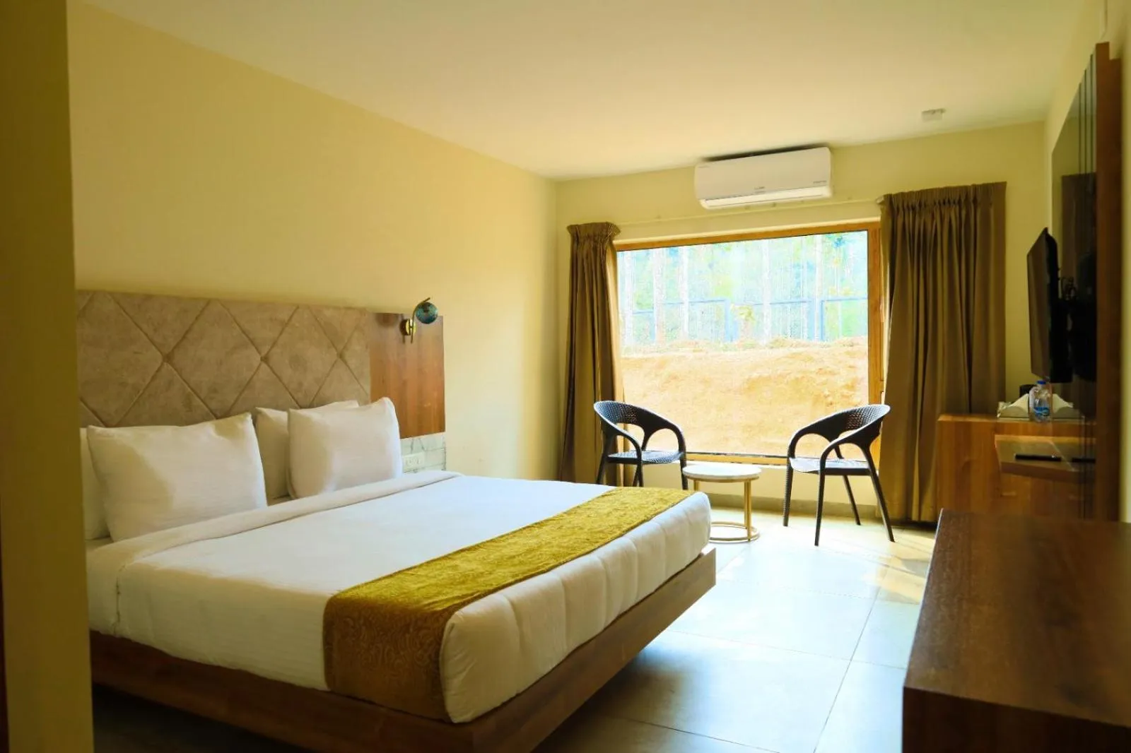 Bedroom, Bed in Maple Ash Resort