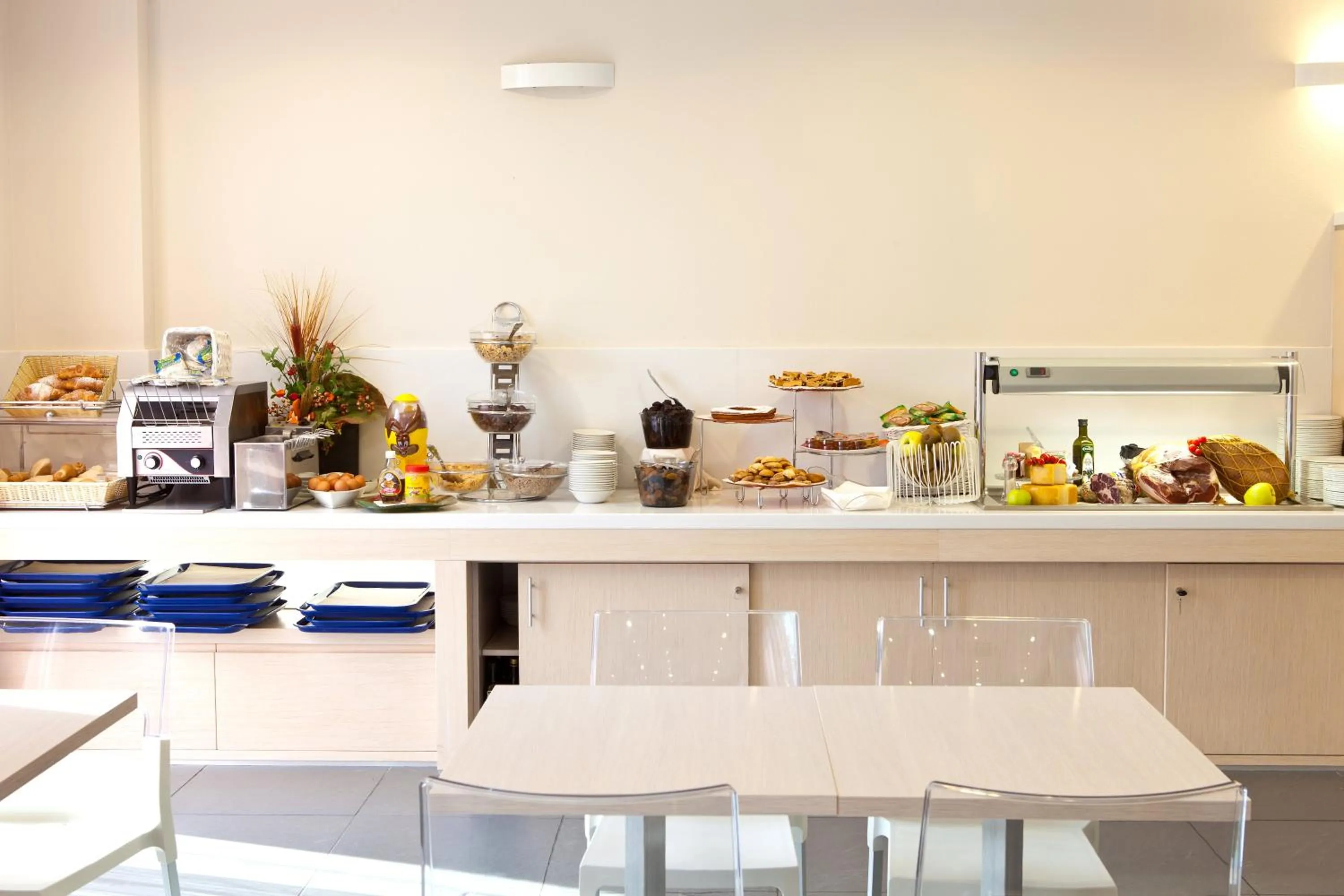 Breakfast in Holiday Inn Express Reggio Emilia by IHG