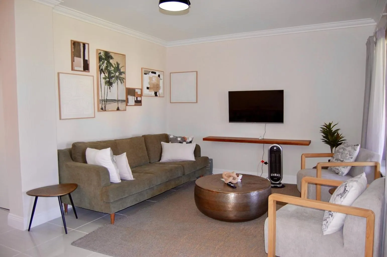 TV and multimedia in Castleton Self-Catering Accommodation