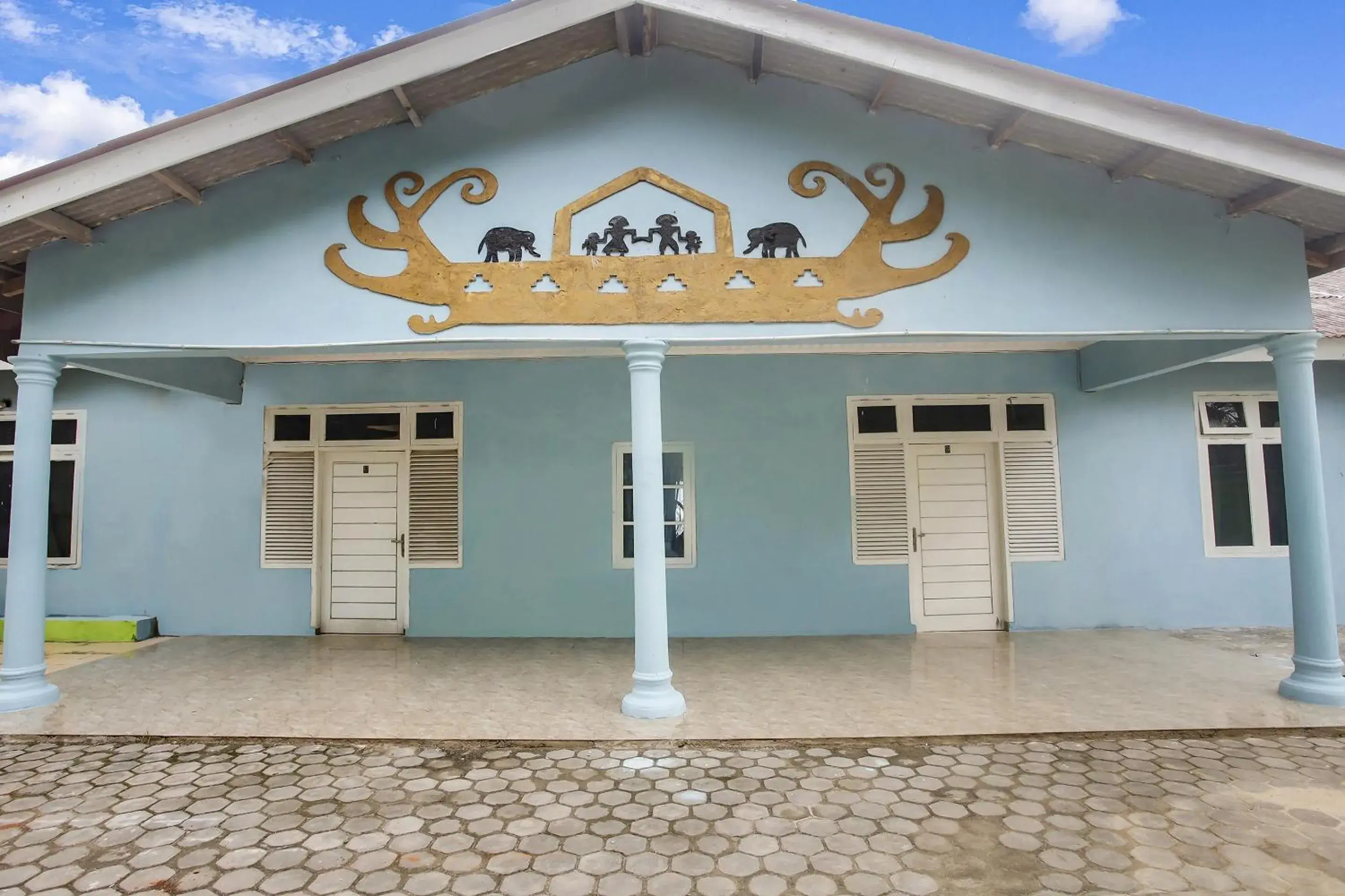 Facade/entrance in Hotel O Cottage Putra Mutun Beach Facade/entrance in Hotel O Cottage Putra Mutun Beach