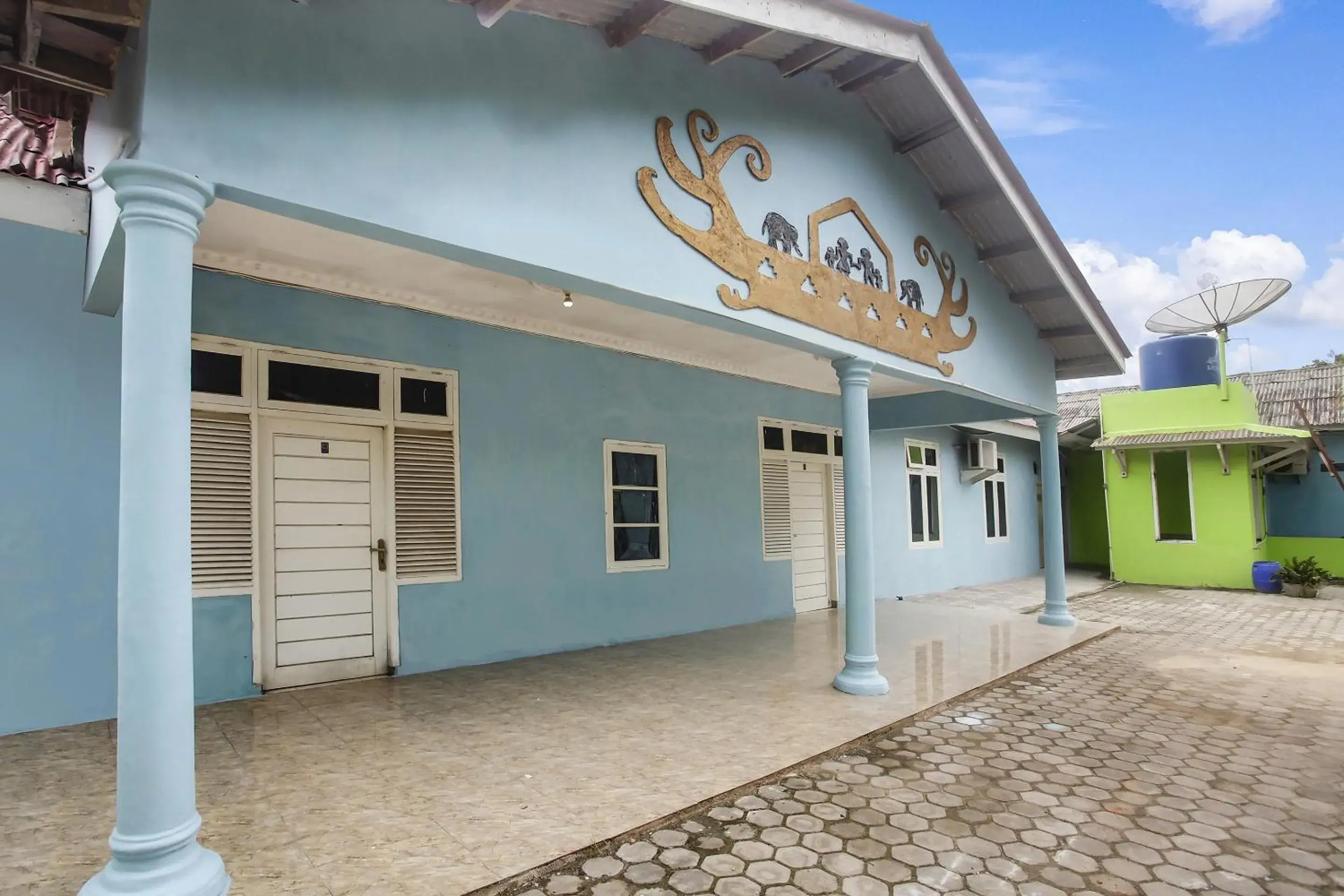 Facade/entrance in Hotel O Cottage Putra Mutun Beach Facade/entrance in Hotel O Cottage Putra Mutun Beach