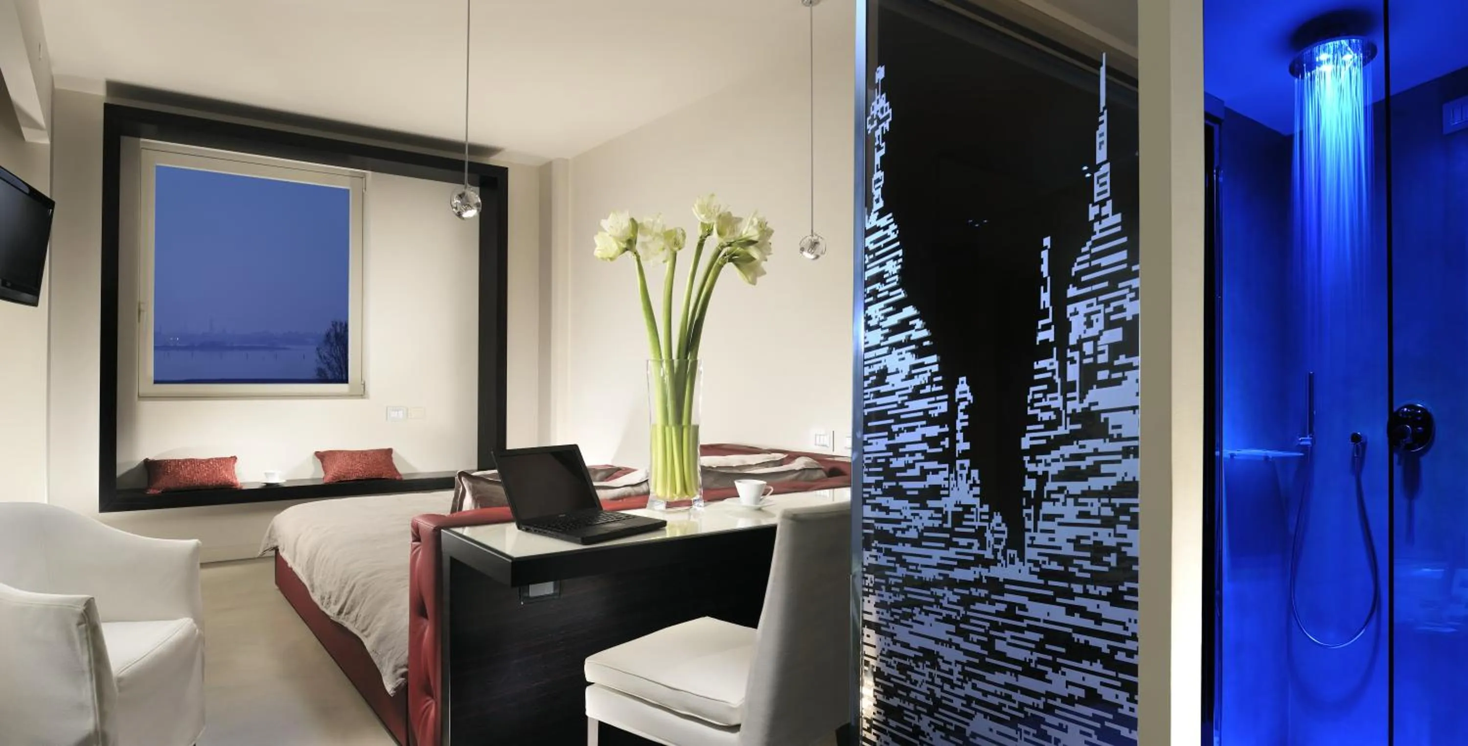 Bedroom, Bed in Antony Hotel - Venice Airport