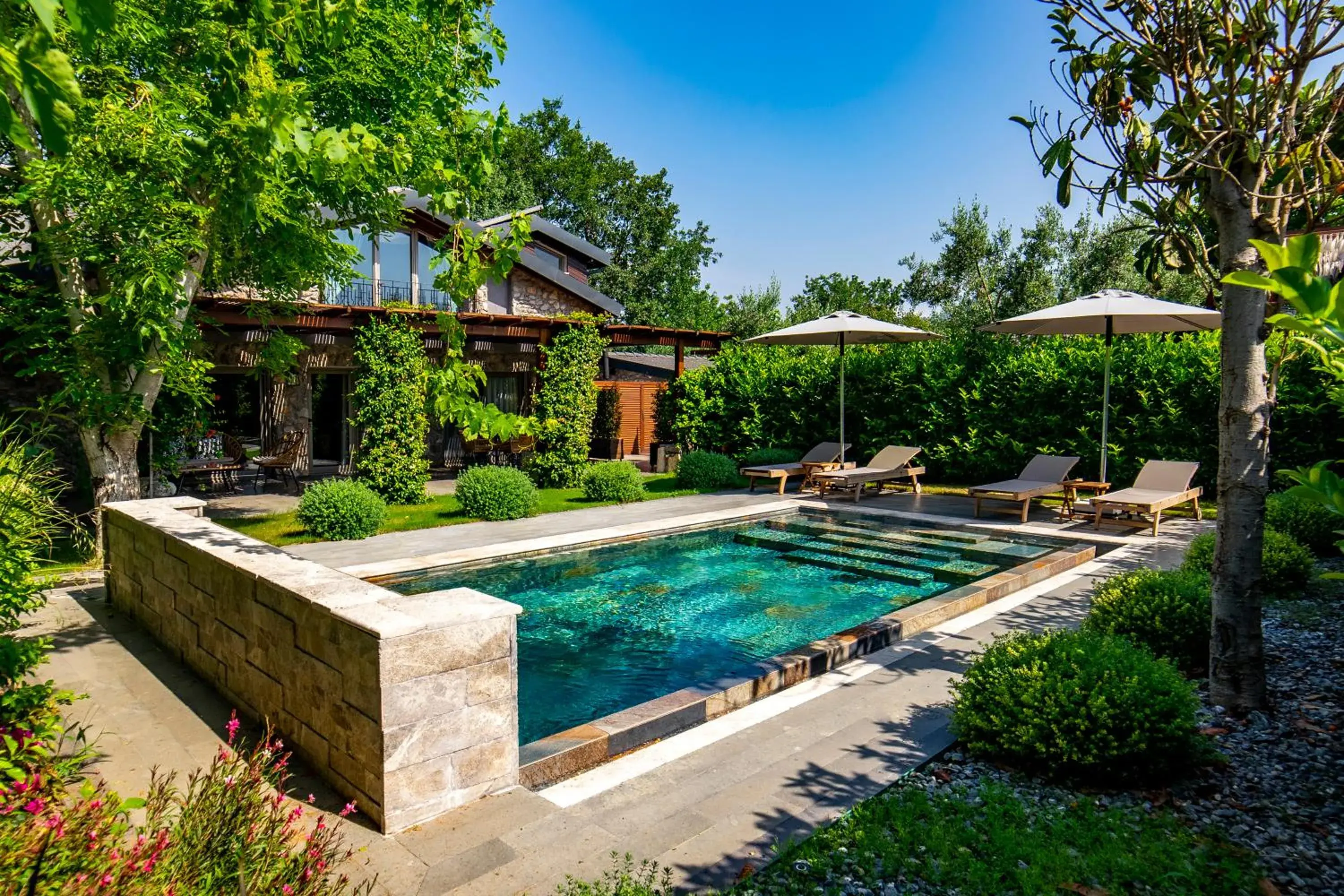 Pool view in Kaya Villas Exclusive Pool view in Kaya Villas Exclusive