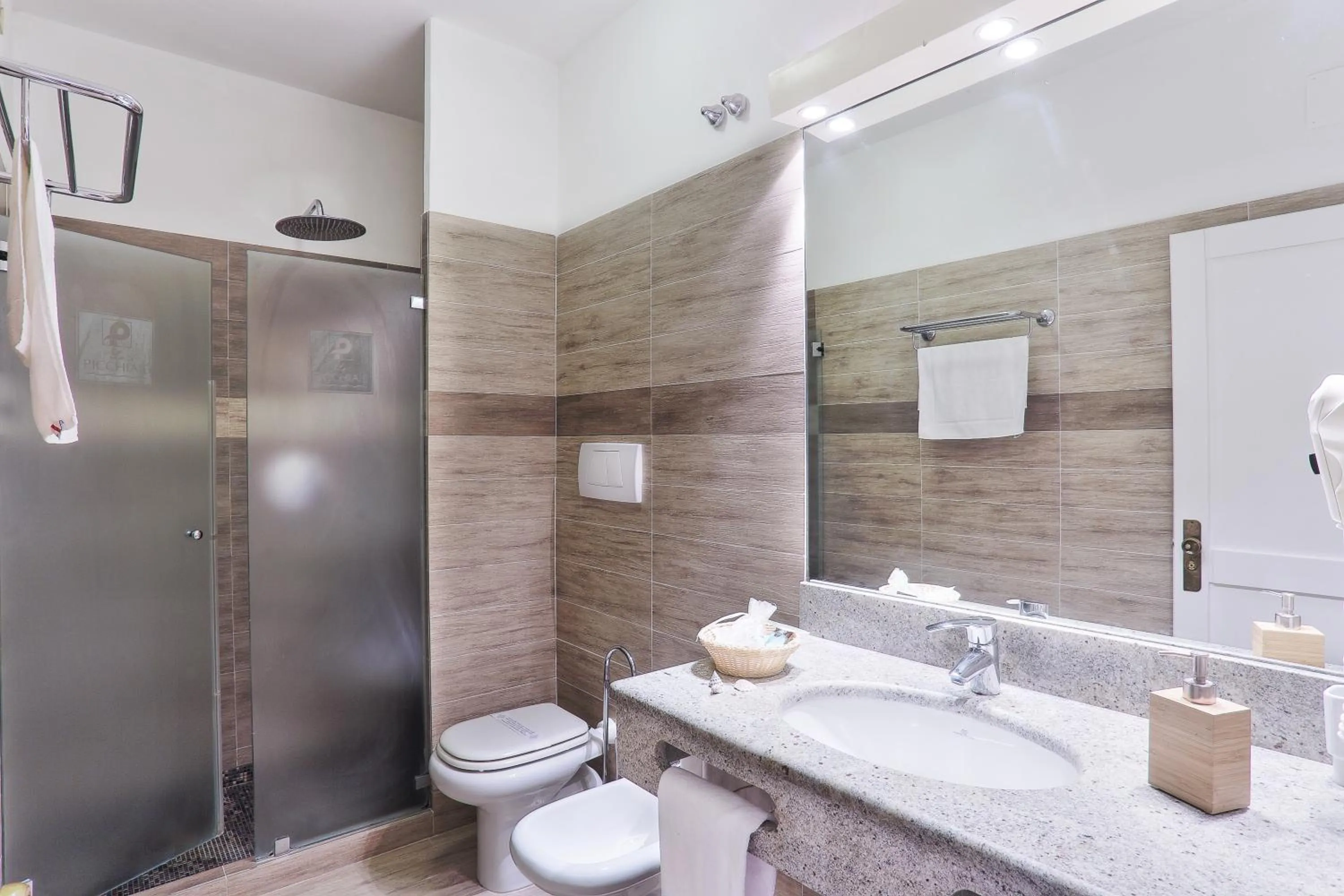 Shower in Resort Le Picchiaie