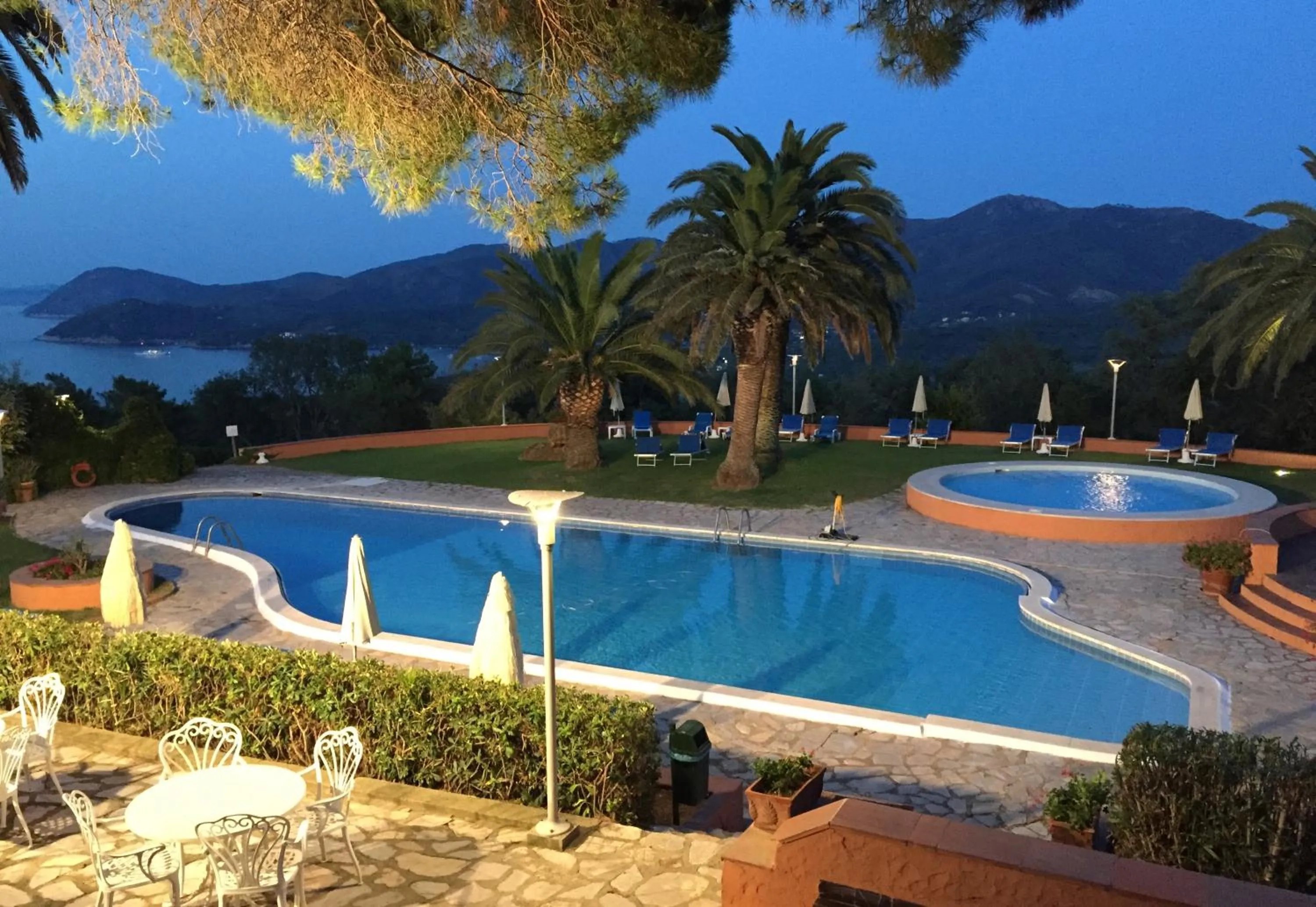 Swimming pool in Resort Le Picchiaie