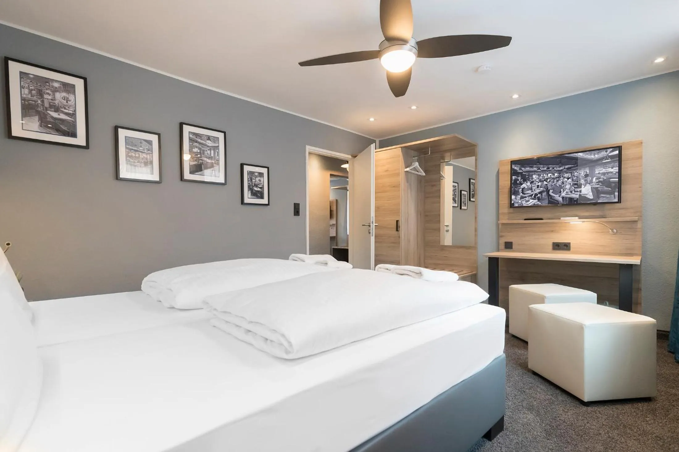 Bed in Riverview Apartments by dasPaul