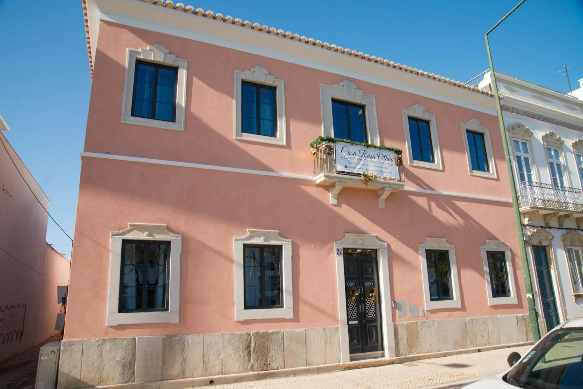 Property building in Casa Rosa Villa with Pool in Olhao Centre