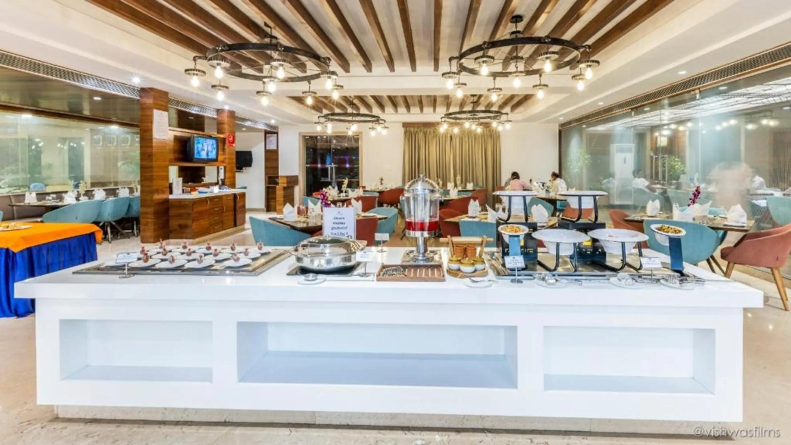 Restaurant/places to eat in Rang Lords Inn Bharuch