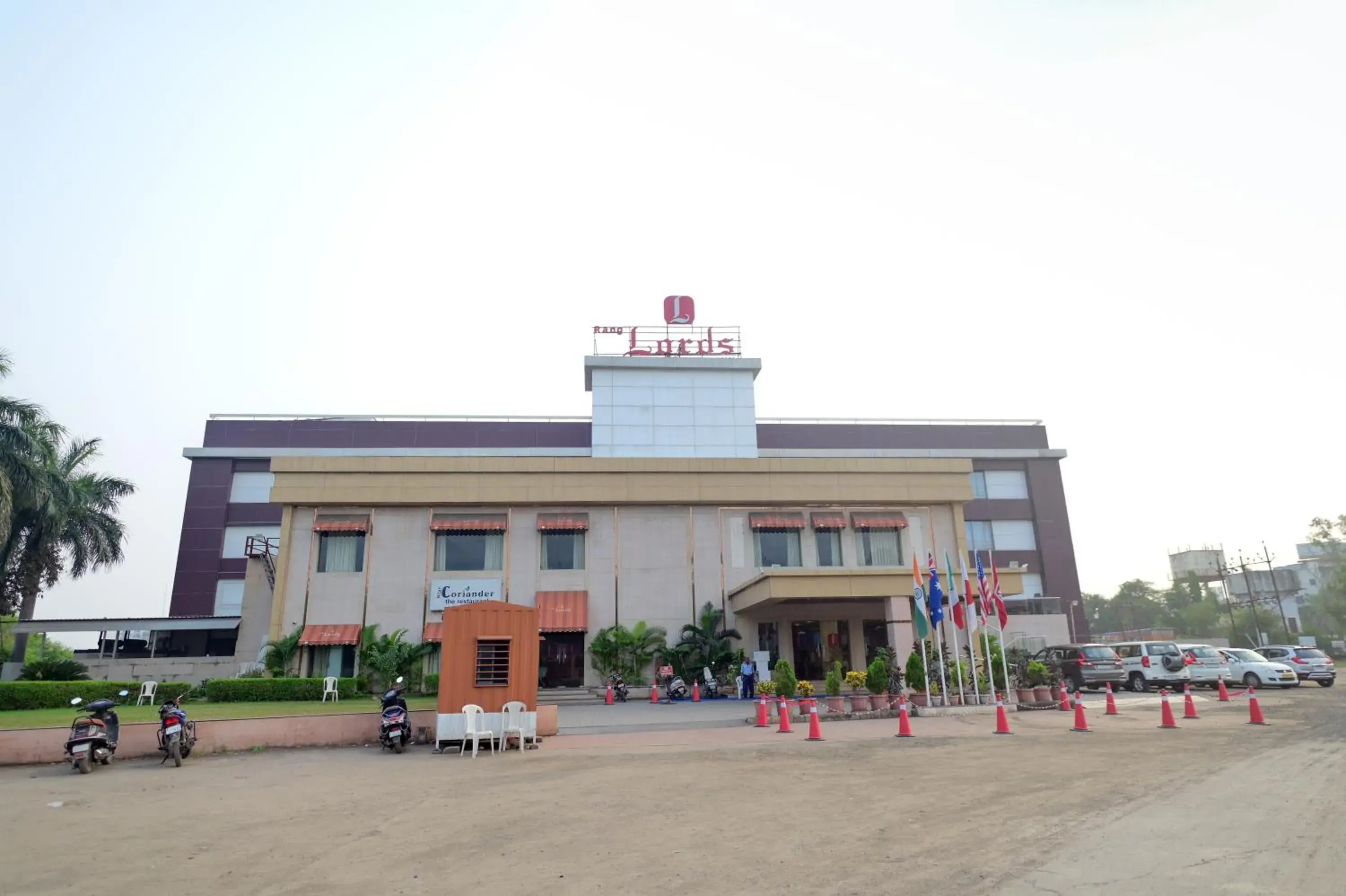 Property building in Rang Lords Inn Bharuch Property building in Rang Lords Inn Bharuch