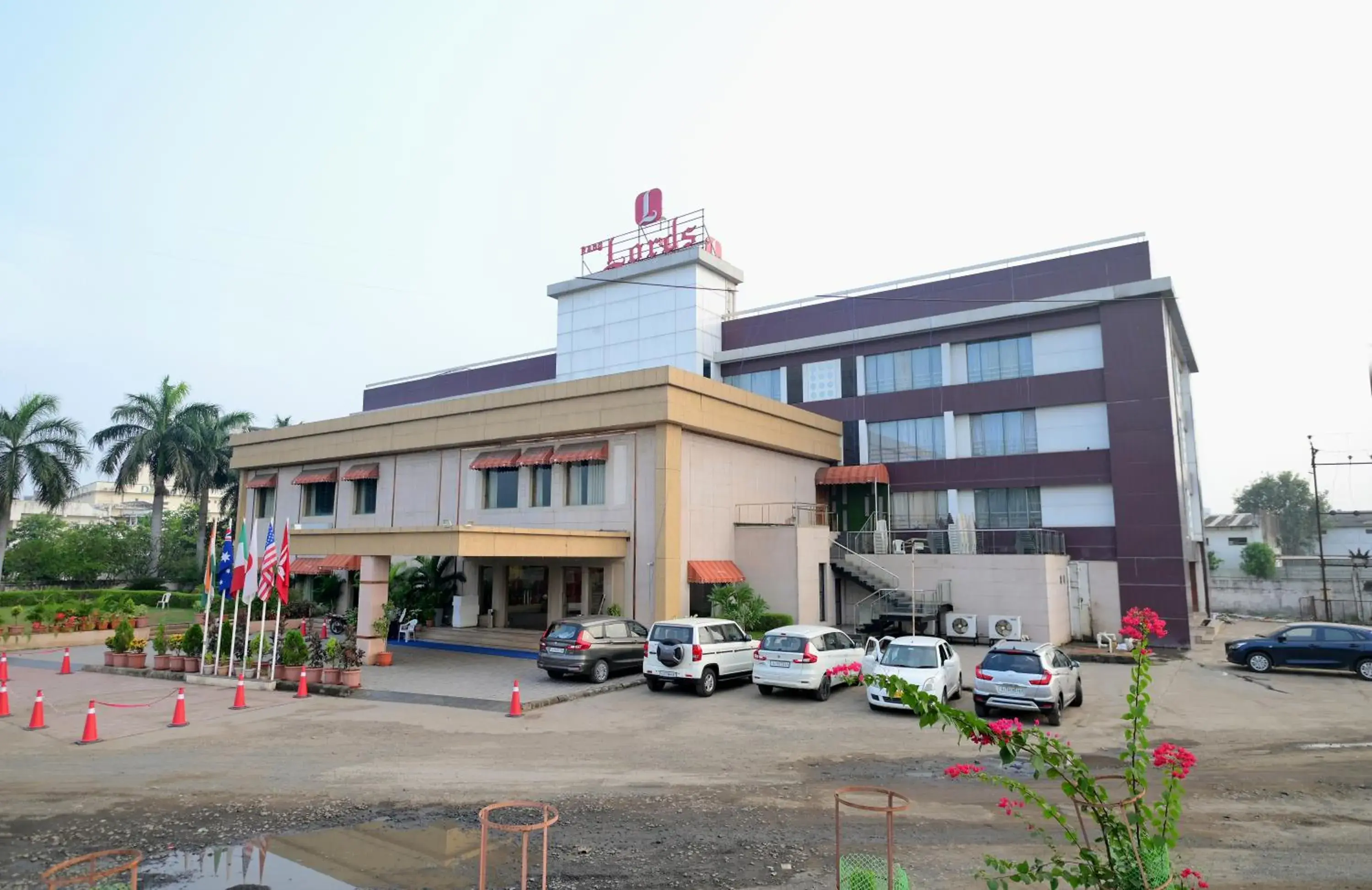 Property building in Rang Lords Inn Bharuch Property building in Rang Lords Inn Bharuch