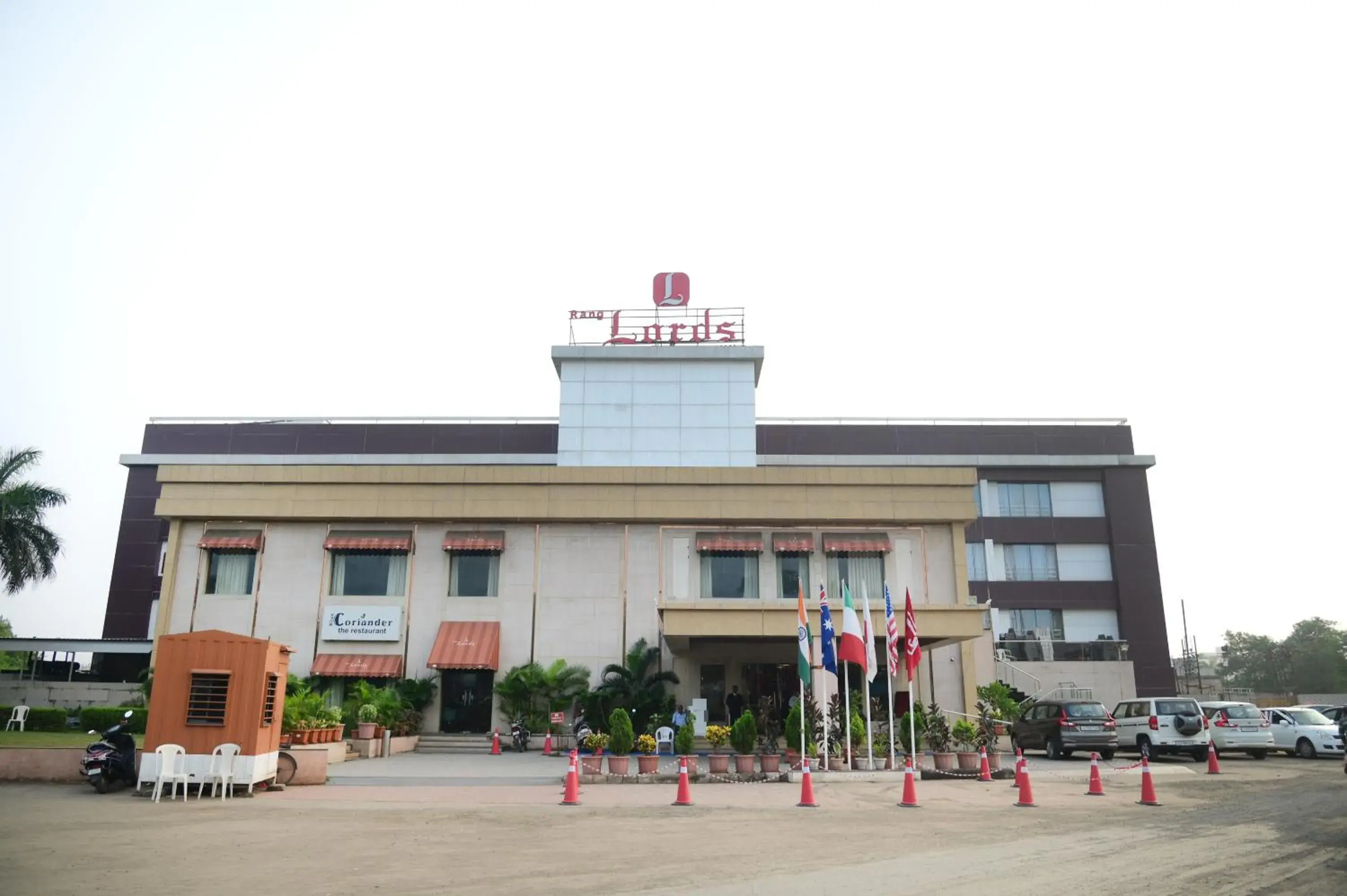 Property building in Rang Lords Inn Bharuch Property building in Rang Lords Inn Bharuch