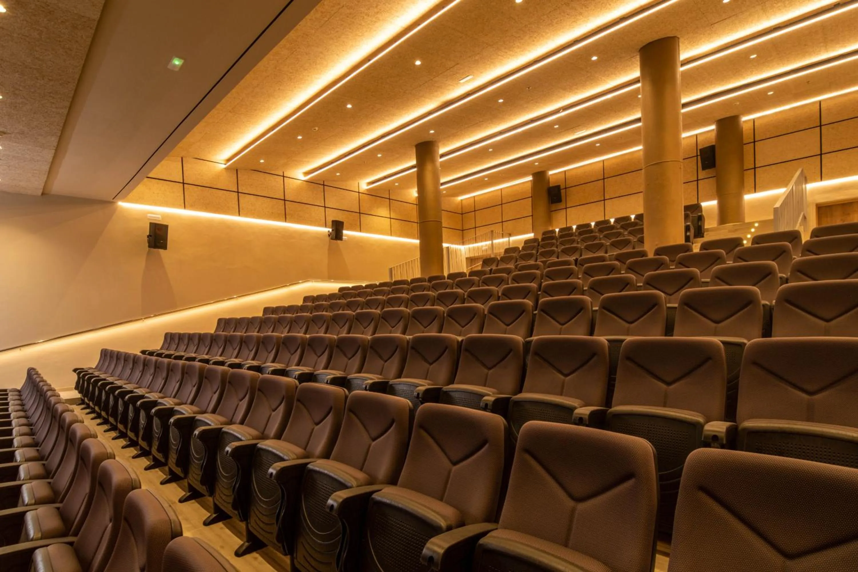 Meeting/conference room in Cádiz Bahía by QHotels