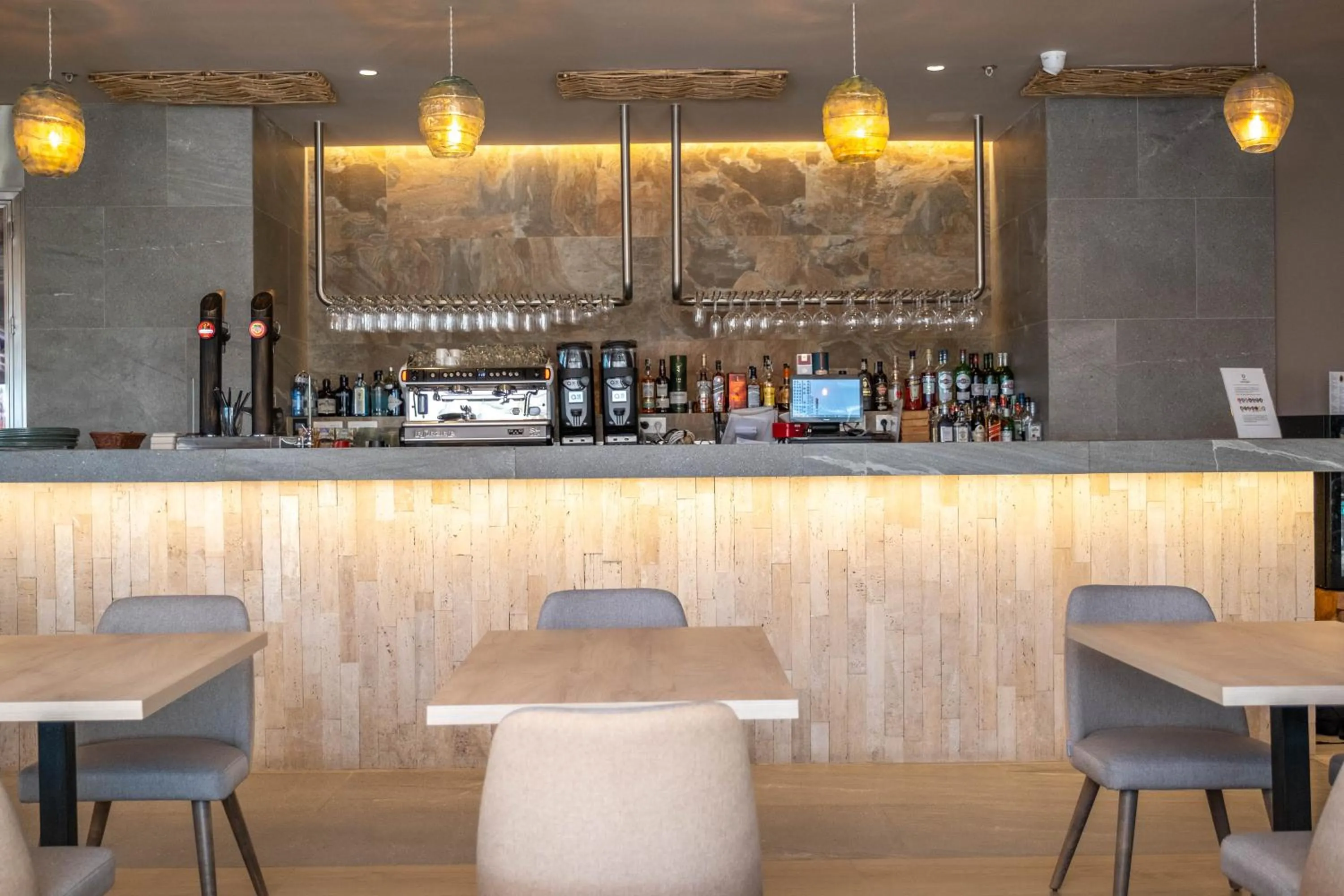 Restaurant/places to eat in Cádiz Bahía by QHotels