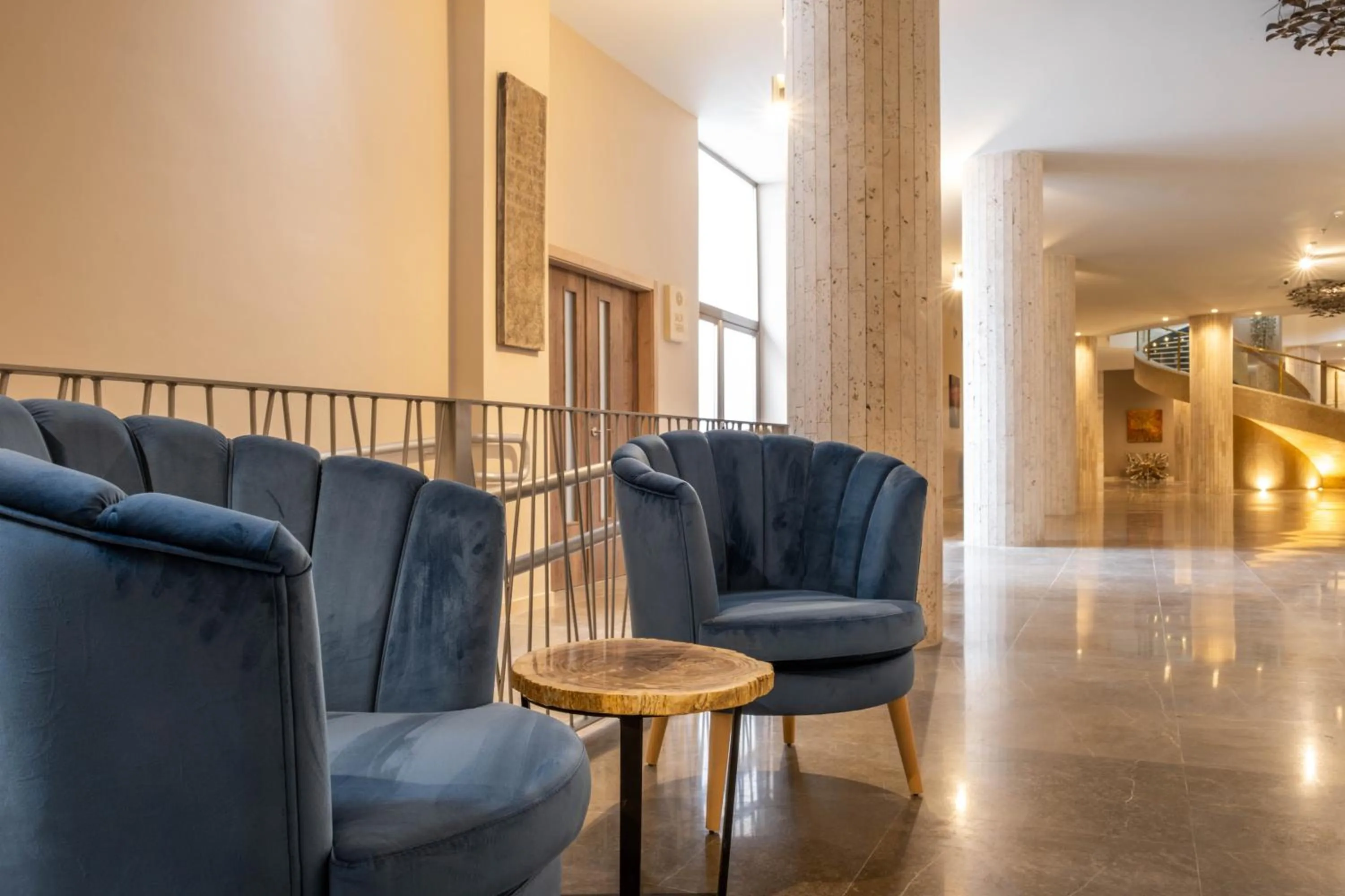 Seating area in Cádiz Bahía by QHotels