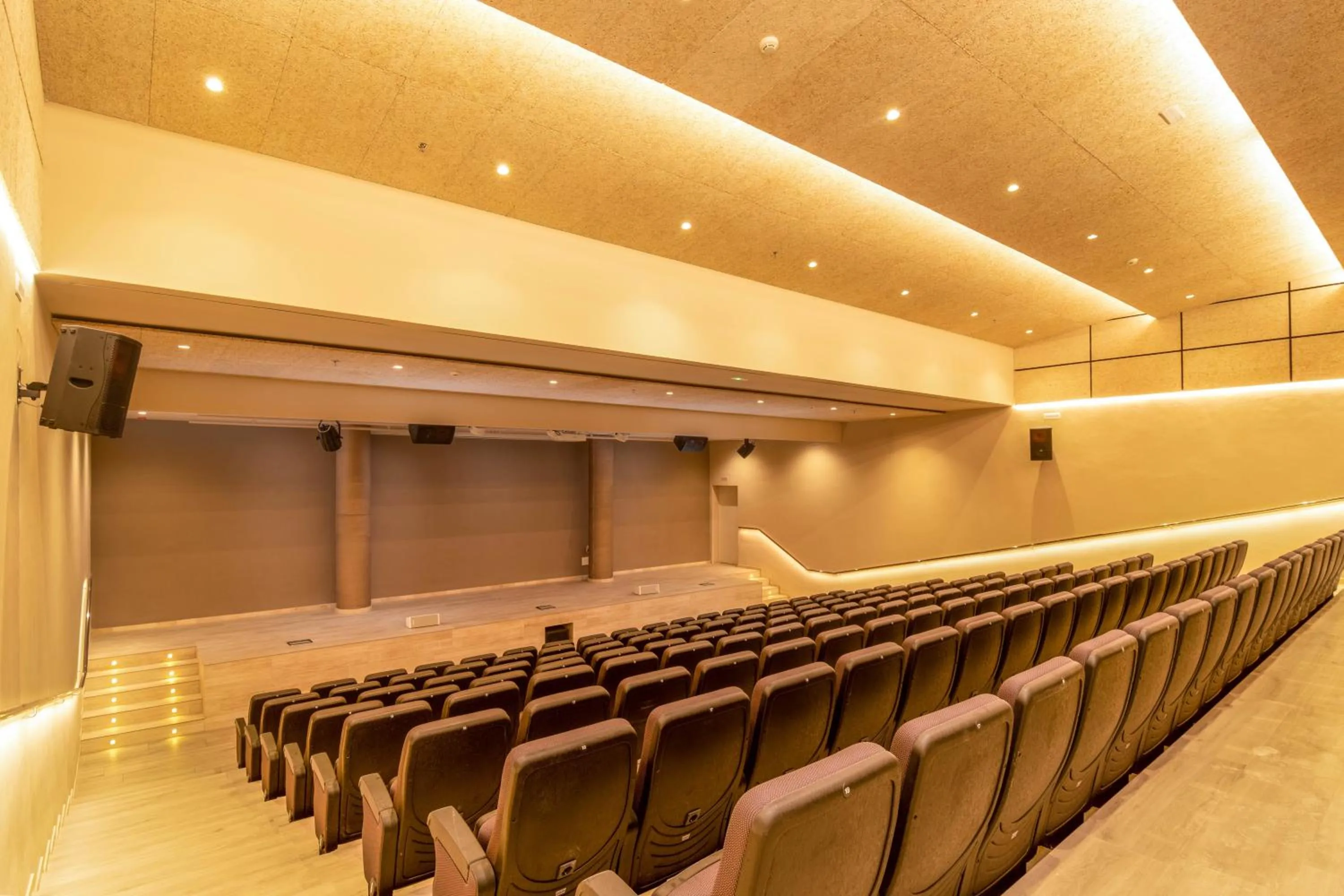 Meeting/conference room in Cádiz Bahía by QHotels