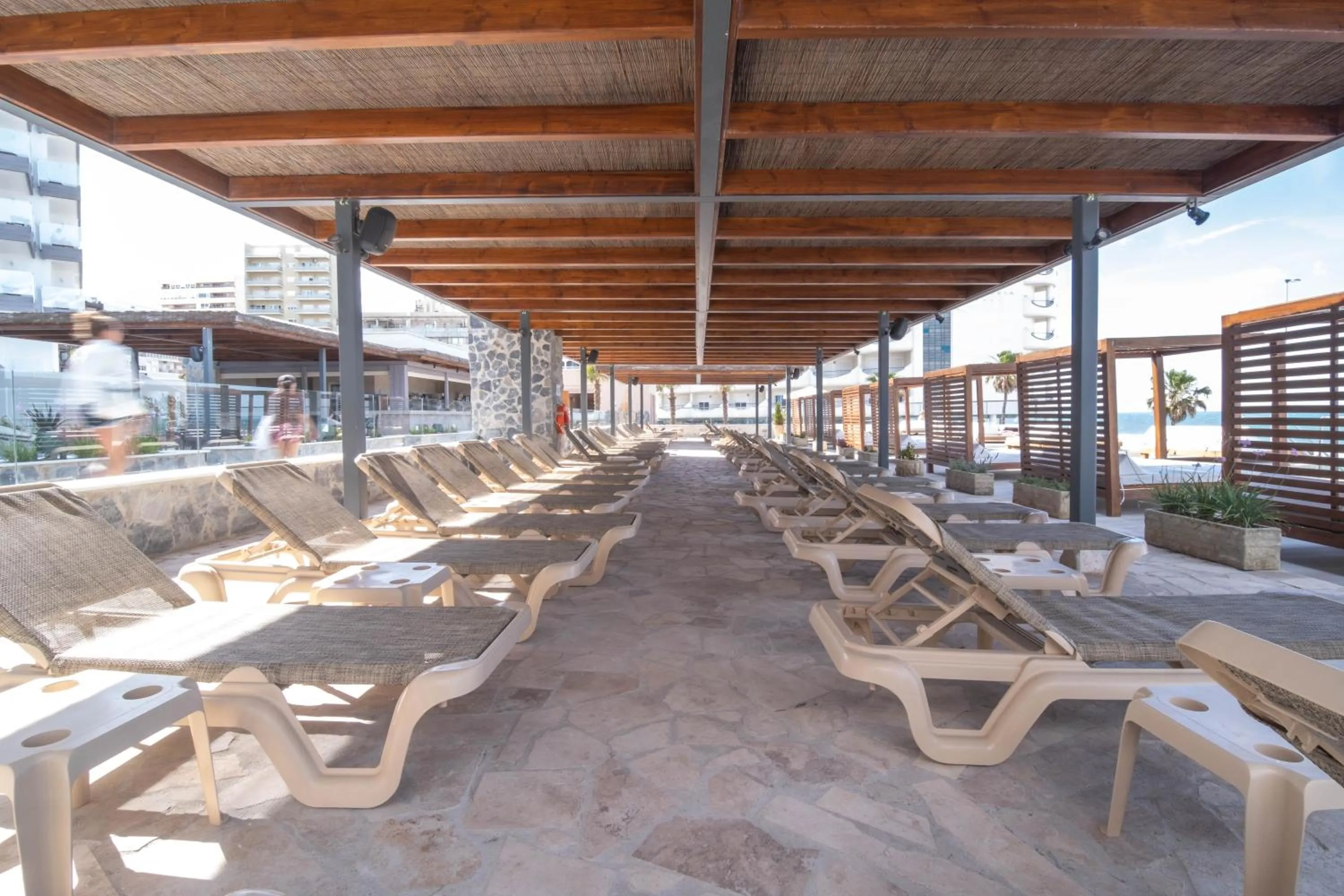 sunbed in Cádiz Bahía by QHotels