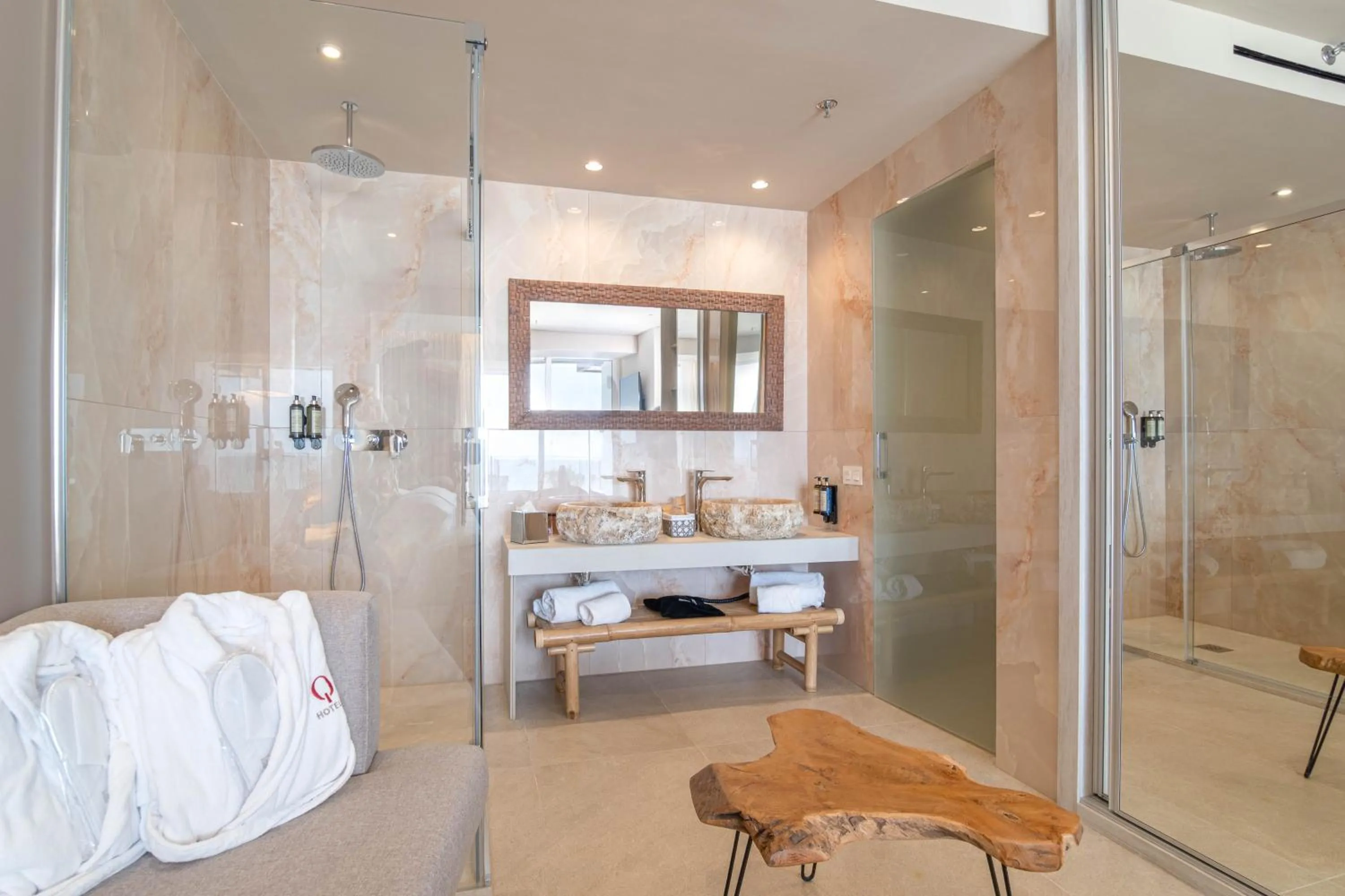 Bathroom in Cádiz Bahía by QHotels