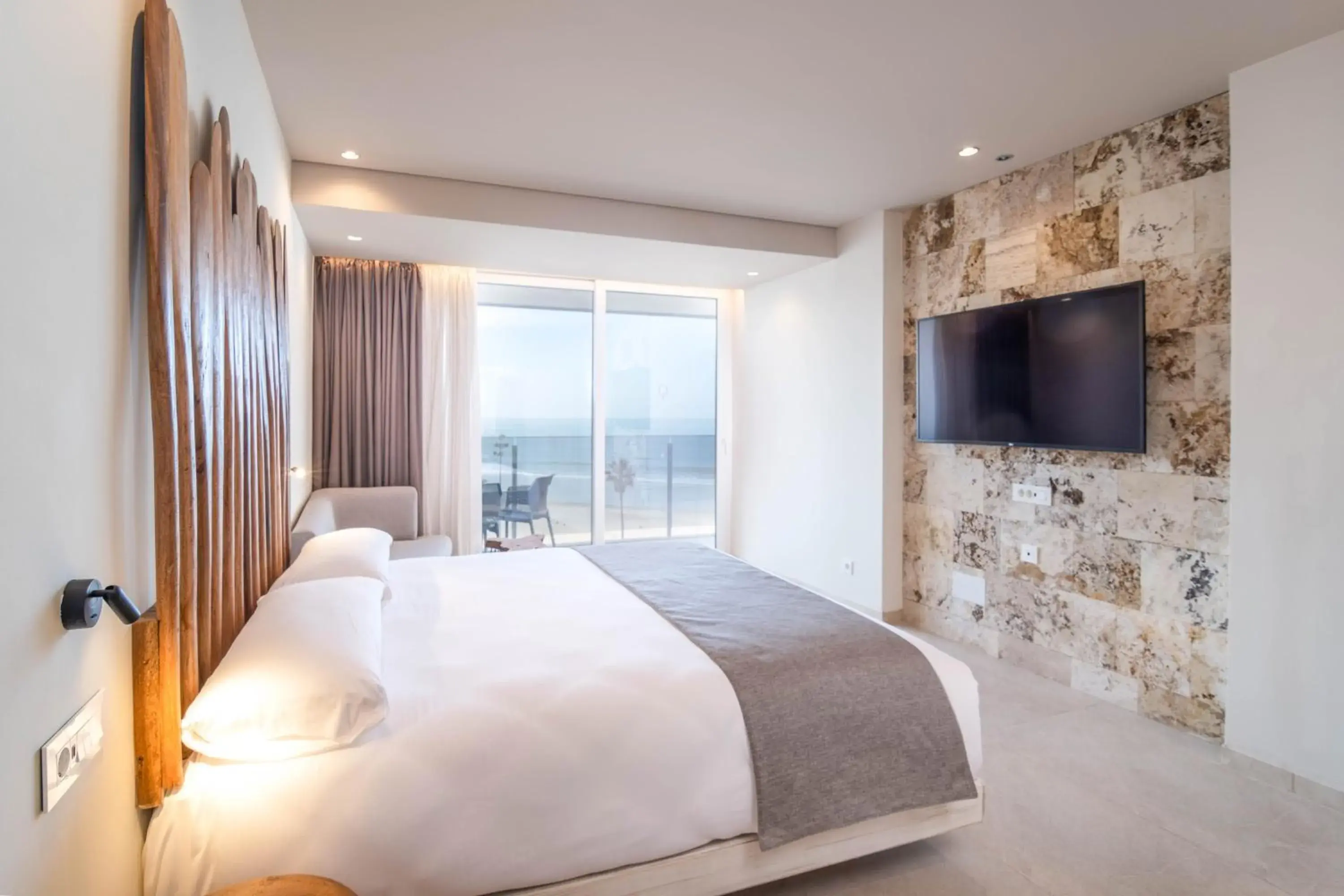 TV and multimedia, Bed in Cádiz Bahía by QHotels TV and multimedia, Bed in Cádiz Bahía by QHotels
