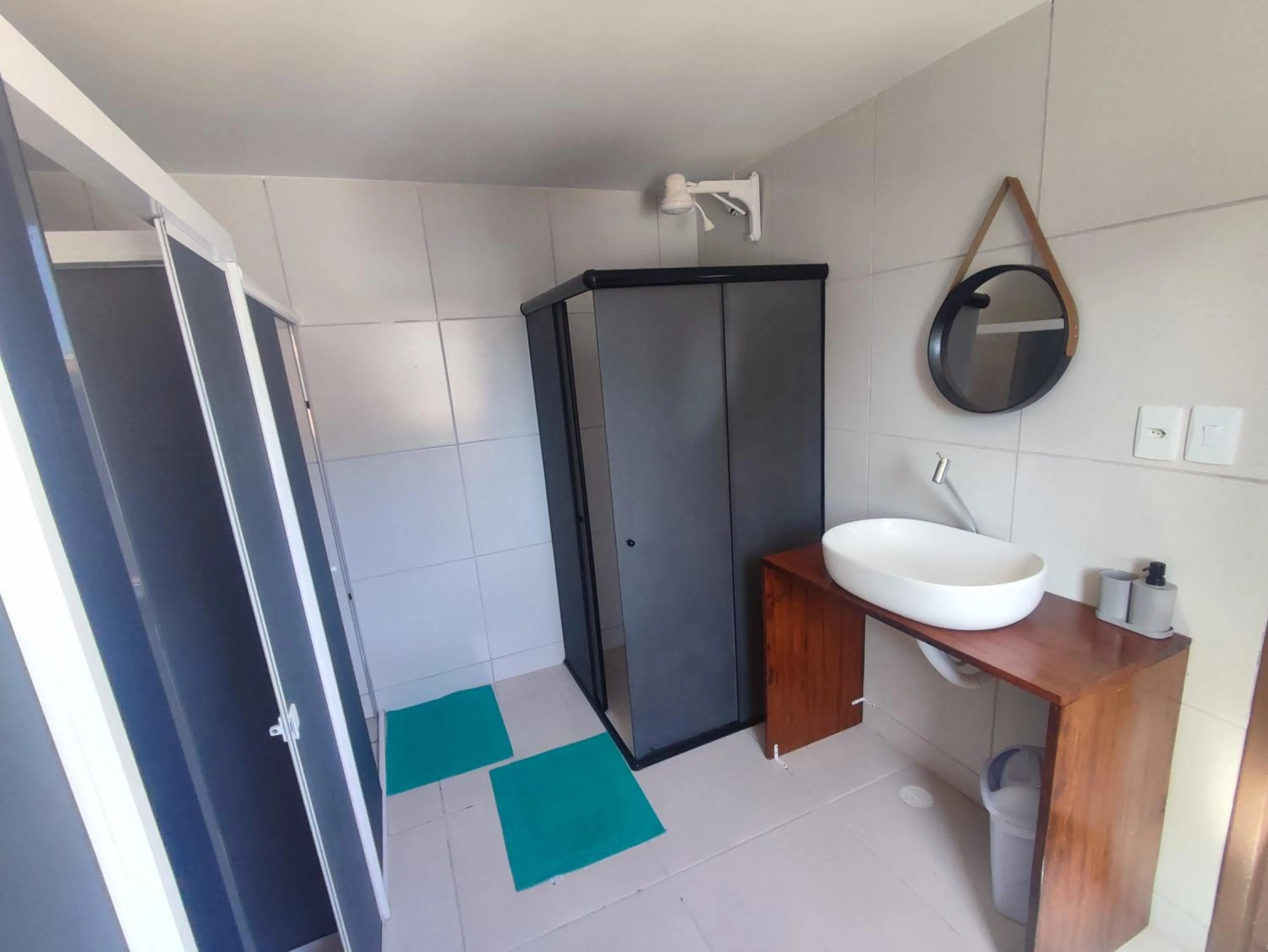 Shower in Pousada Santovo