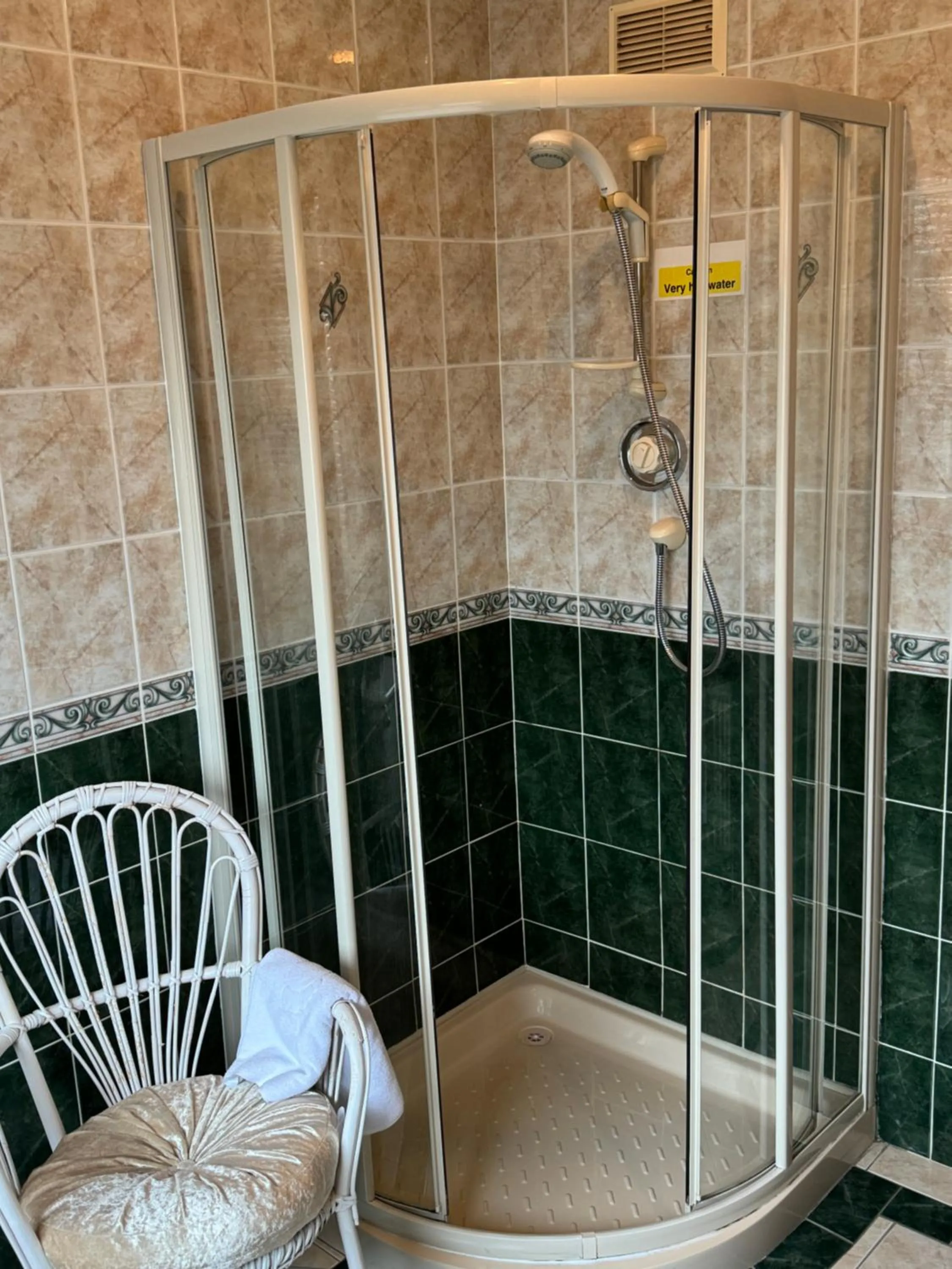 Shower in Seacrest B&B