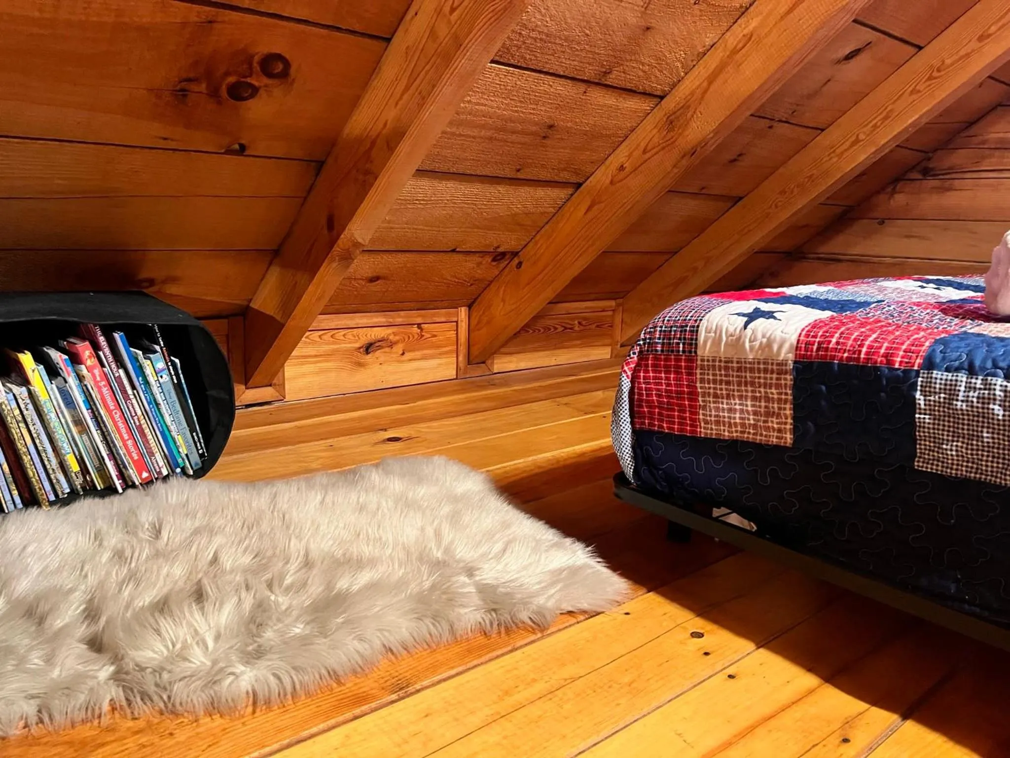 Bed in Log Cabin with Mountain View and Privacy