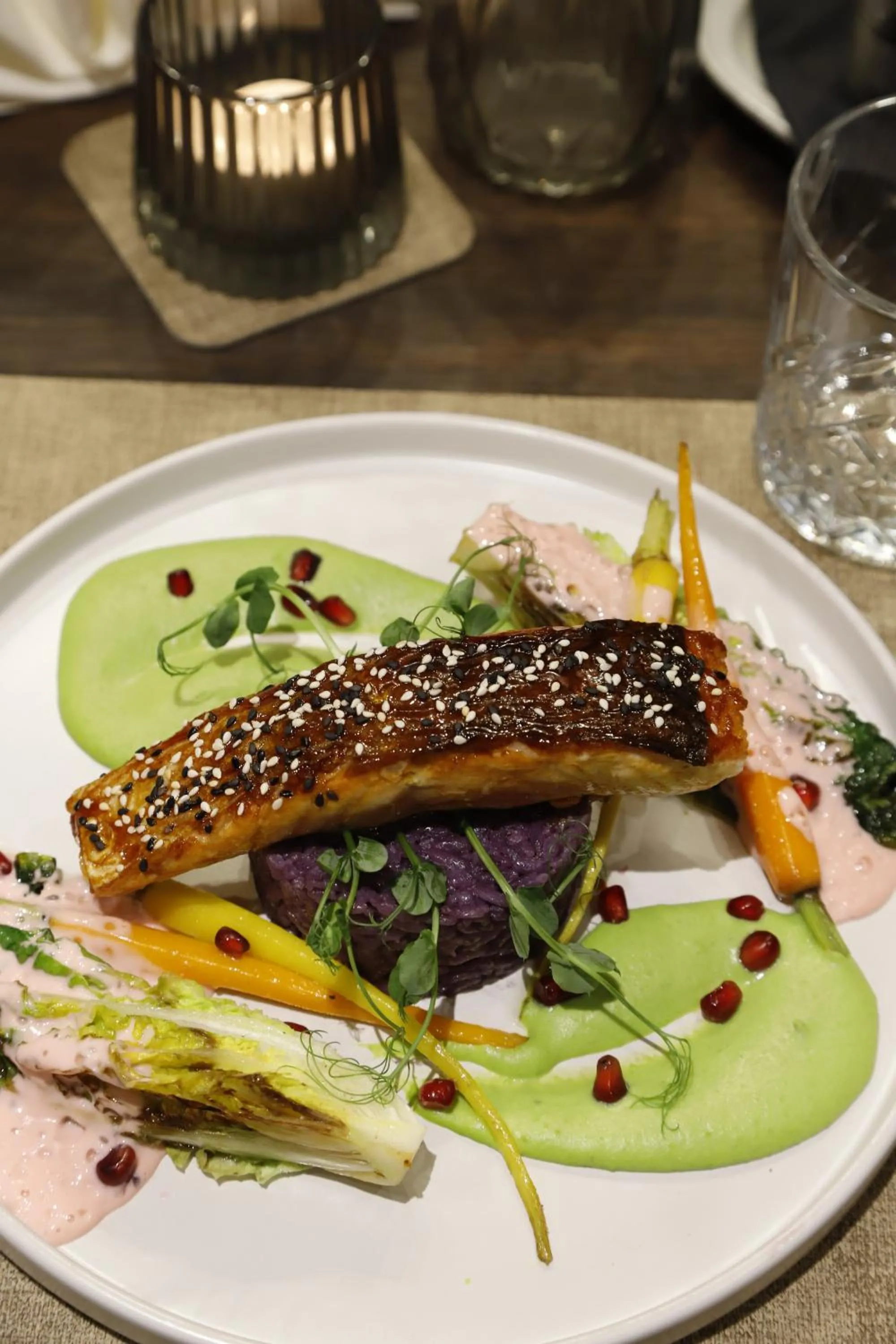 Restaurant/places to eat in AiREA Hotel