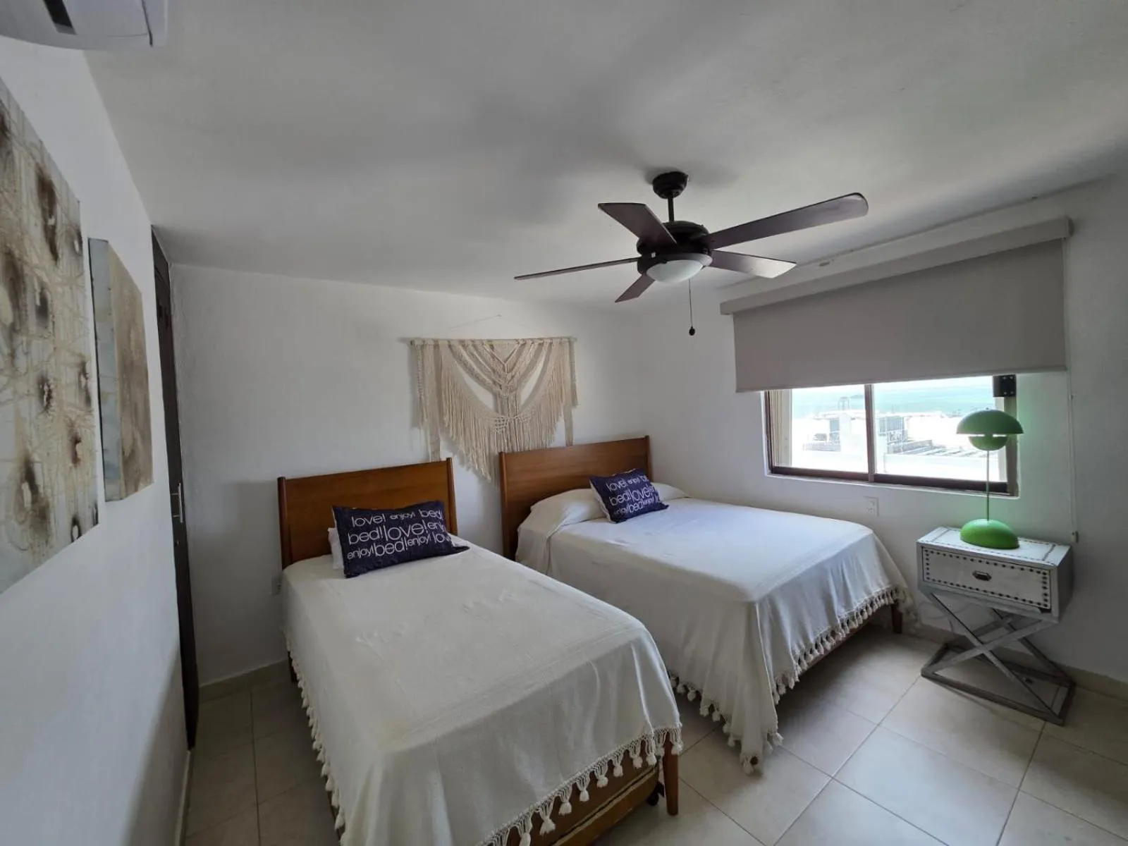 Bedroom, Bed in Perfect vacation getaway,Ocean View,Wifi, Beach