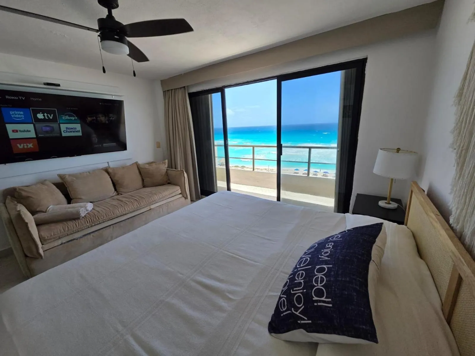Bedroom, Bed in Perfect vacation getaway,Ocean View,Wifi, Beach